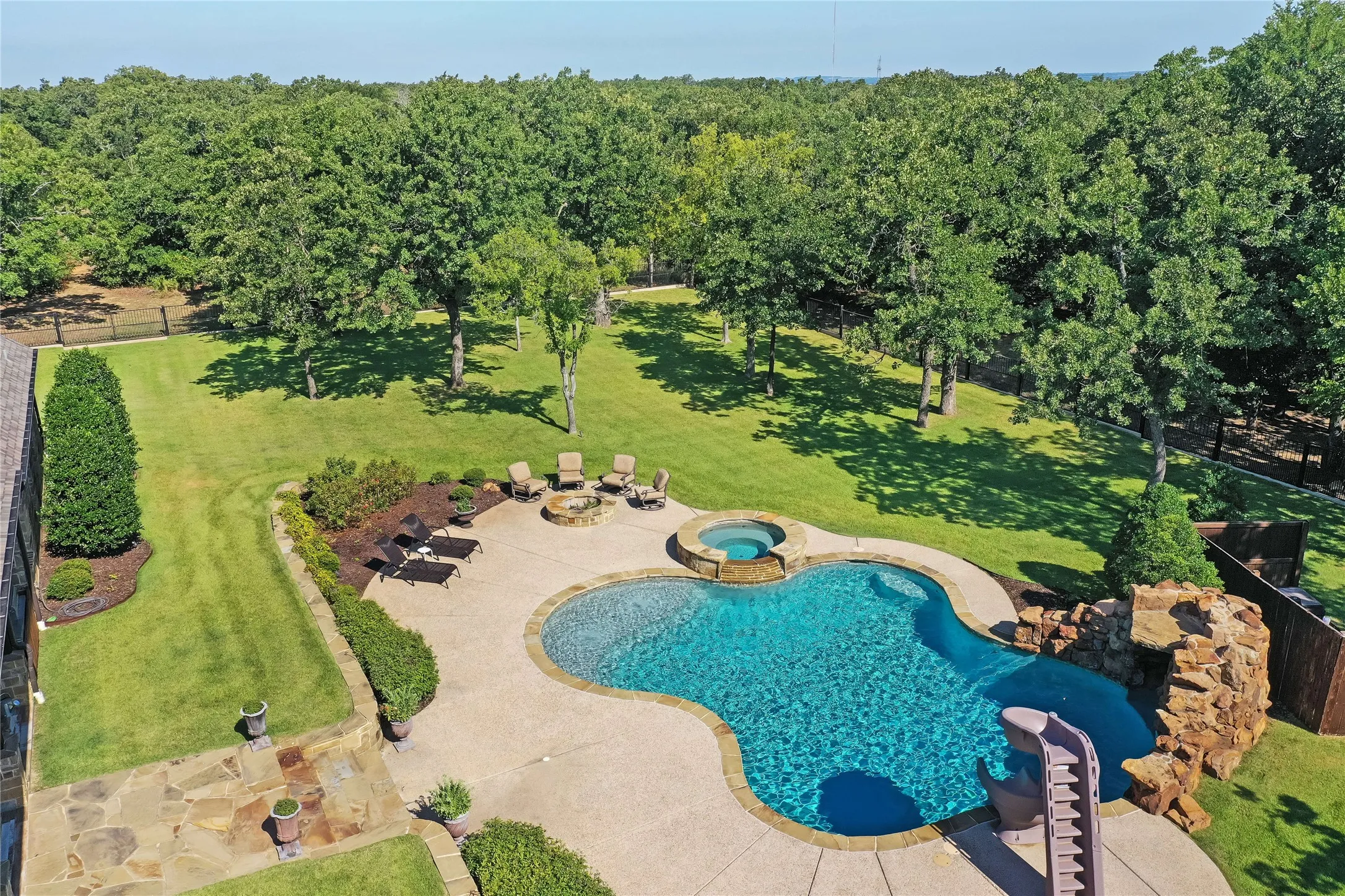 Single Family Residence For Sale in Jack County , 470 Granite Way, Jacksboro, Texas 76458, 5 Bedroom, 5 Bathroom, 3 Garage spaces, 5,155 Sqft, built in 2016, mls#21329130, Real Estate Agent in Jacksboro, Homes For Sale in Jack county, Homes For Sale in Jacksboro, Realtor in Jacksboro Texas, Real Estate Brokerage Independent Realty Texas, Luminita Cordes Realtor