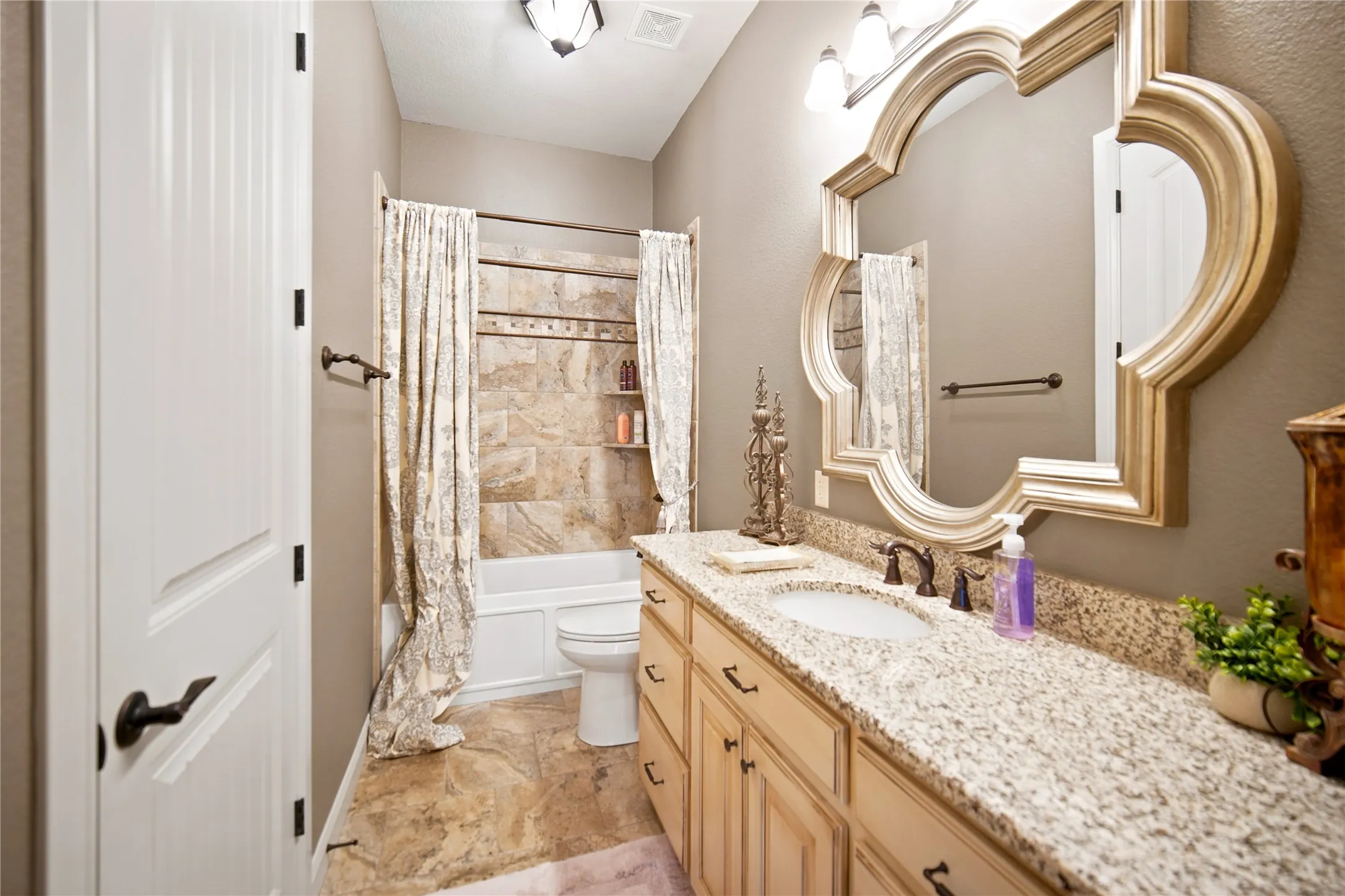Single Family Residence For Sale in Jack County , 470 Granite Way, Jacksboro, Texas 76458, 5 Bedroom, 5 Bathroom, 3 Garage spaces, 5,155 Sqft, built in 2016, mls#21329130, Real Estate Agent in Jacksboro, Homes For Sale in Jack county, Homes For Sale in Jacksboro, Realtor in Jacksboro Texas, Real Estate Brokerage Independent Realty Texas, Luminita Cordes Realtor