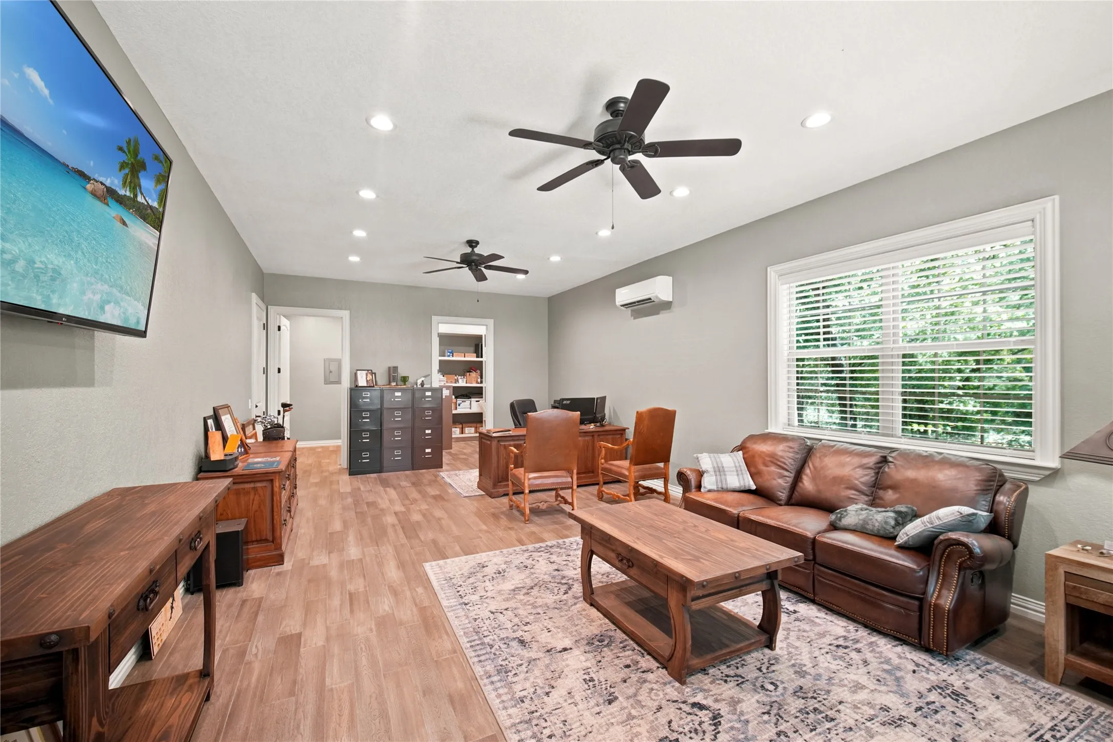 Single Family Residence For Sale in Jack County , 470 Granite Way, Jacksboro, Texas 76458, 5 Bedroom, 5 Bathroom, 3 Garage spaces, 5,155 Sqft, built in 2016, mls#21329130, Real Estate Agent in Jacksboro, Homes For Sale in Jack county, Homes For Sale in Jacksboro, Realtor in Jacksboro Texas, Real Estate Brokerage Independent Realty Texas, Luminita Cordes Realtor