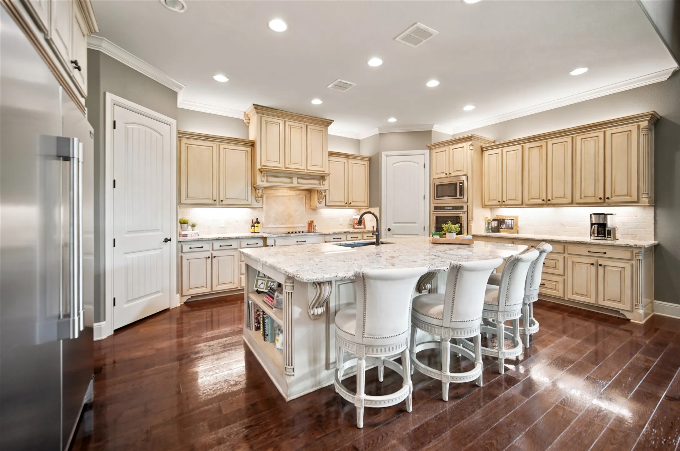 Single Family Residence For Sale in Jack County , 470 Granite Way, Jacksboro, Texas 76458, 5 Bedroom, 5 Bathroom, 3 Garage spaces, 5,155 Sqft, built in 2016, mls#21329130, Real Estate Agent in Jacksboro, Homes For Sale in Jack county, Homes For Sale in Jacksboro, Realtor in Jacksboro Texas, Real Estate Brokerage Independent Realty Texas, Luminita Cordes Realtor