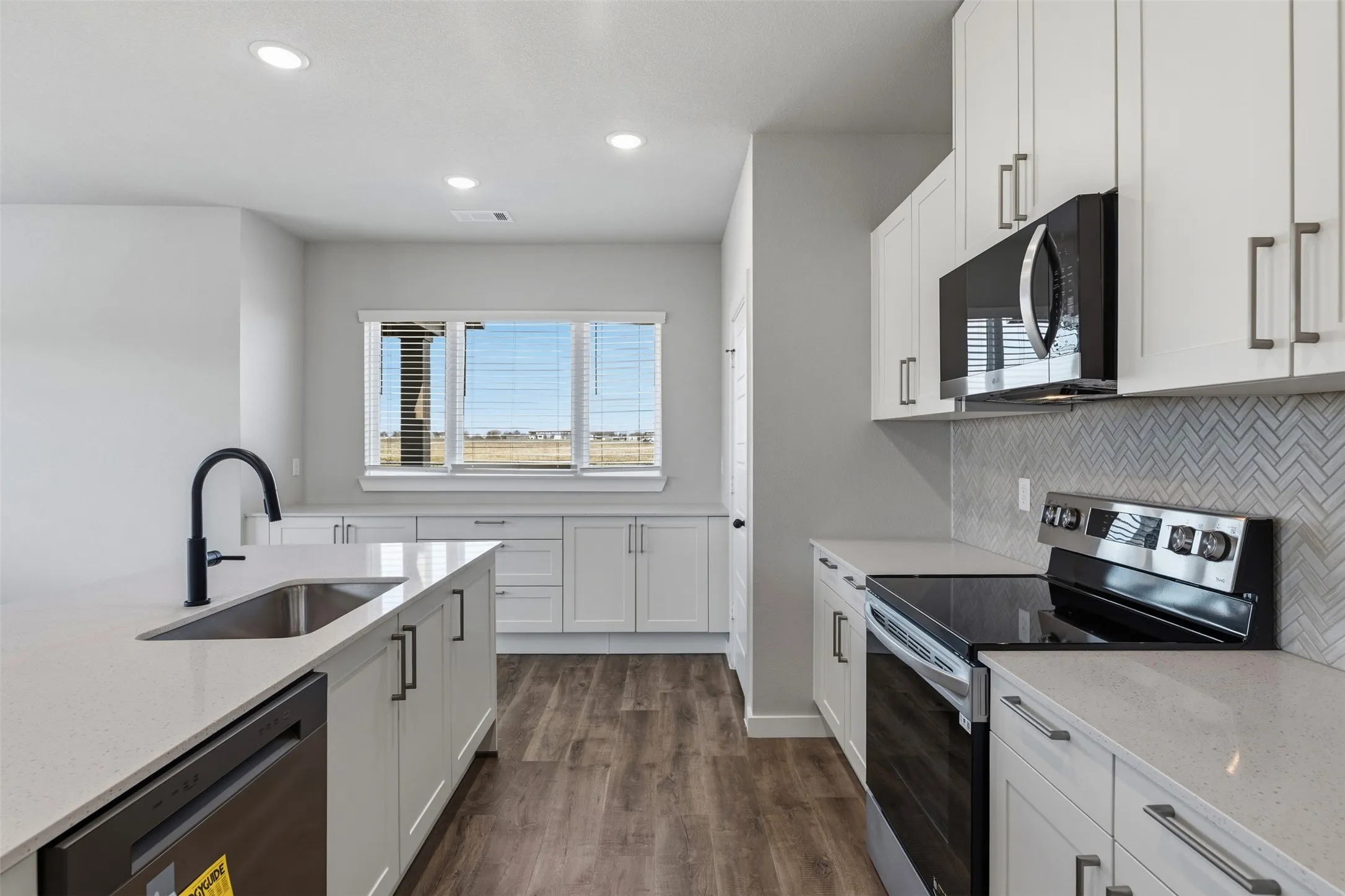 Triplex For Rent in Ellis County , 4062 Le Croy Court, Midlothian, Texas 76065, 3 Bedroom, 3 Bathroom, 2 Garage spaces, 1,838 Sqft, built in 2025, mls#21330891, Real Estate Agent in Midlothian, Homes For Rent in Ellis county, Homes For Rent in Midlothian, Realtor in Midlothian Texas, Real Estate Brokerage Independent Realty Texas, Luminita Cordes Realtor