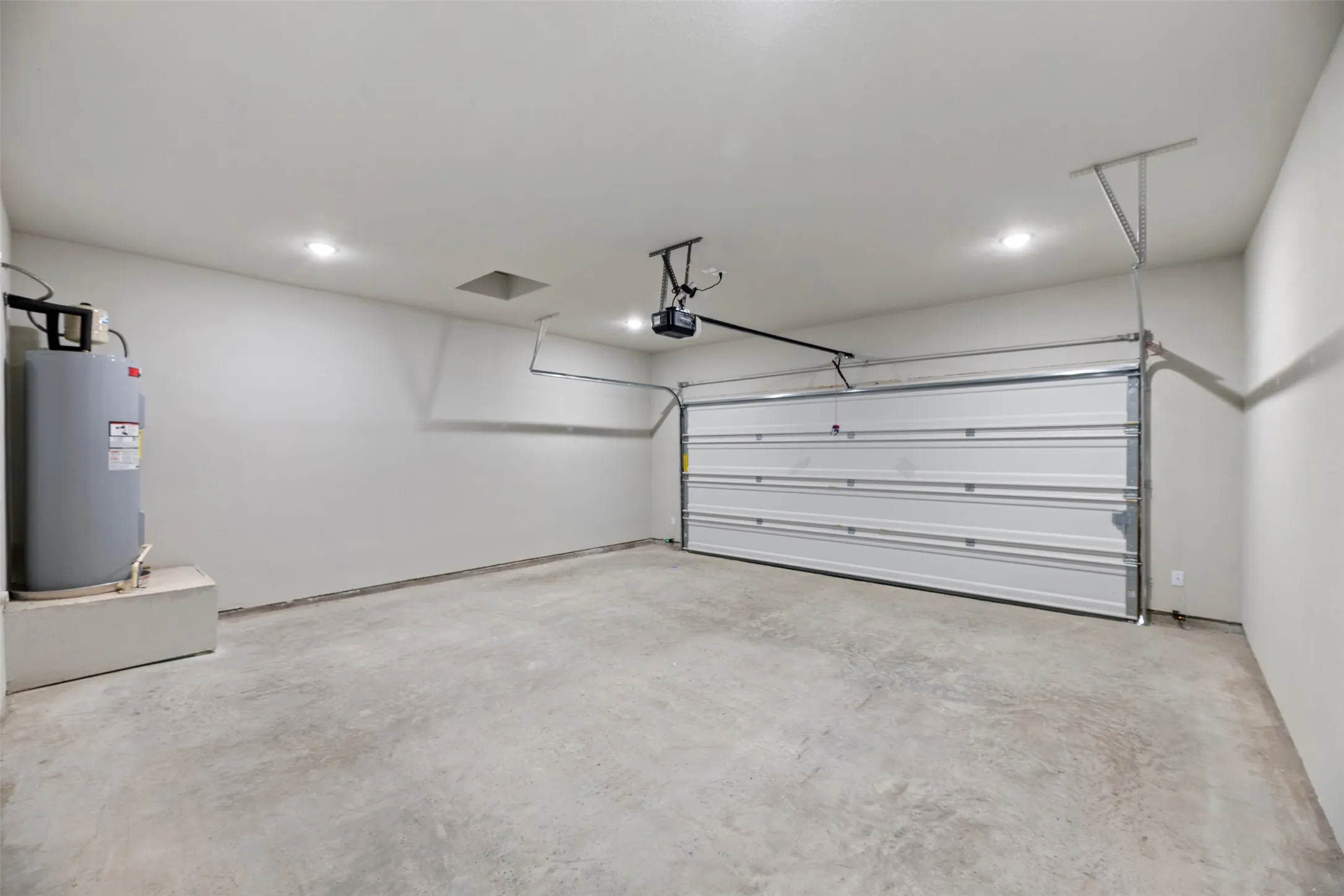 Triplex For Rent in Ellis County , 4062 Le Croy Court, Midlothian, Texas 76065, 3 Bedroom, 3 Bathroom, 2 Garage spaces, 1,838 Sqft, built in 2025, mls#21330891, Real Estate Agent in Midlothian, Homes For Rent in Ellis county, Homes For Rent in Midlothian, Realtor in Midlothian Texas, Real Estate Brokerage Independent Realty Texas, Luminita Cordes Realtor
