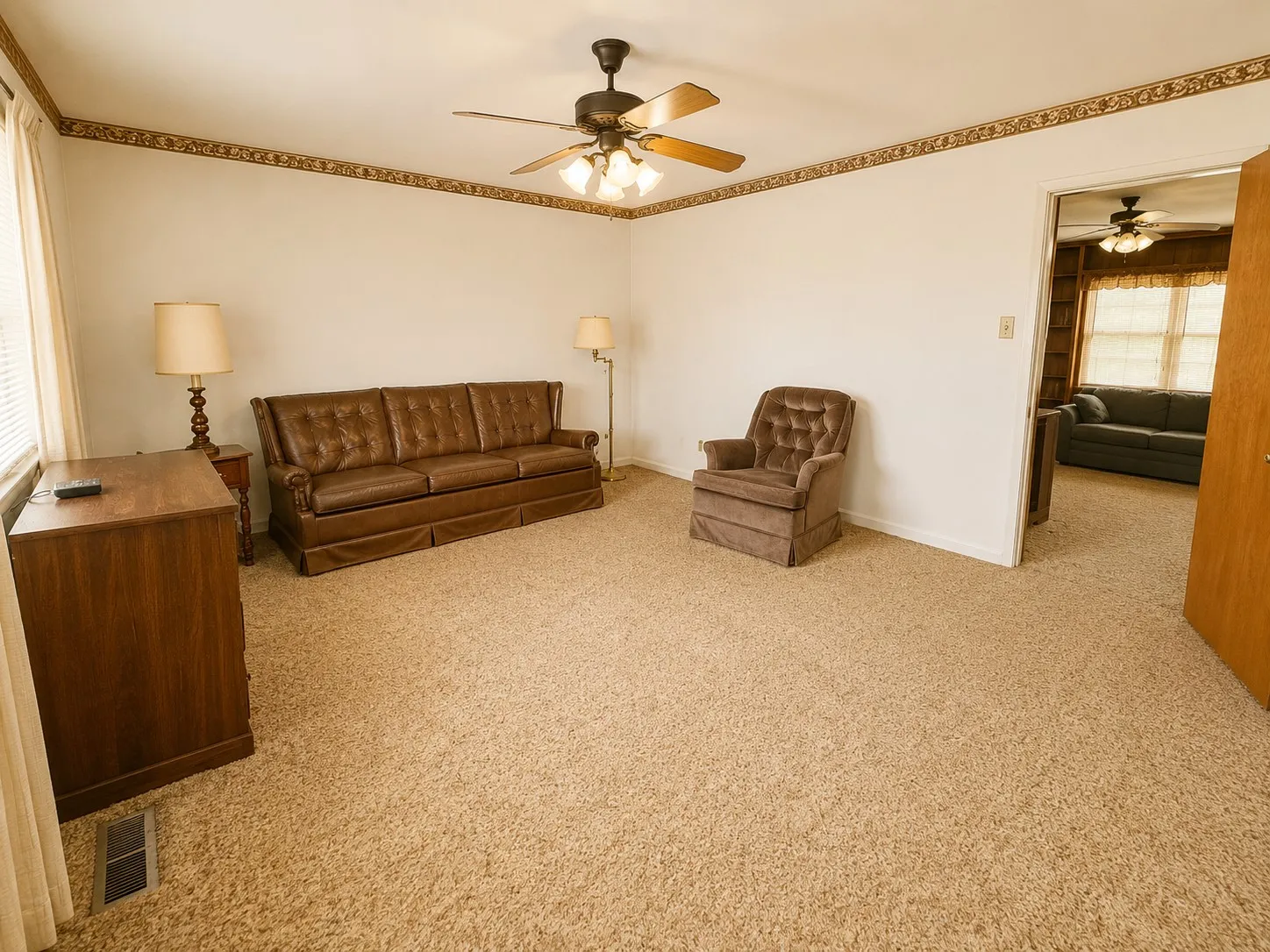 Single Family Residence For Sale in Navarro County , 310 SW 7th Street, Kerens, Texas 75144, 3 Bedroom, 2 Bathroom, Garage spaces, 2,160 Sqft, built in 1955, mls#21330897, Real Estate Agent in Kerens, Homes For Sale in Navarro county, Homes For Sale in Kerens, Realtor in Kerens Texas, Real Estate Brokerage Independent Realty Texas, Luminita Cordes Realtor