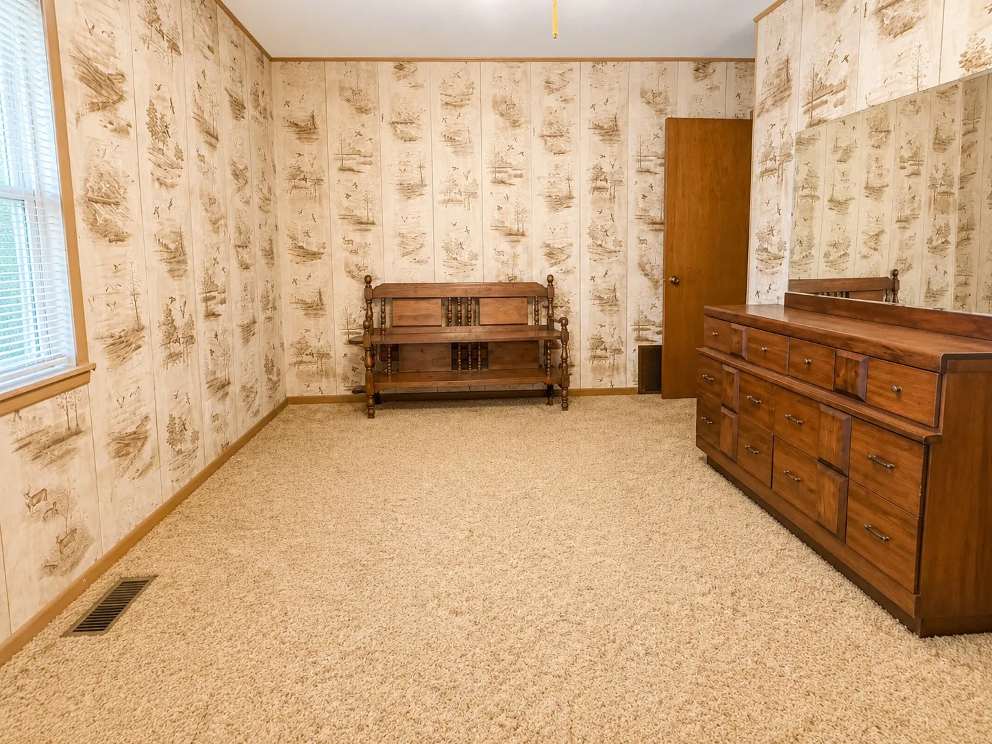 Single Family Residence For Sale in Navarro County , 310 SW 7th Street, Kerens, Texas 75144, 3 Bedroom, 2 Bathroom, Garage spaces, 2,160 Sqft, built in 1955, mls#21330897, Real Estate Agent in Kerens, Homes For Sale in Navarro county, Homes For Sale in Kerens, Realtor in Kerens Texas, Real Estate Brokerage Independent Realty Texas, Luminita Cordes Realtor