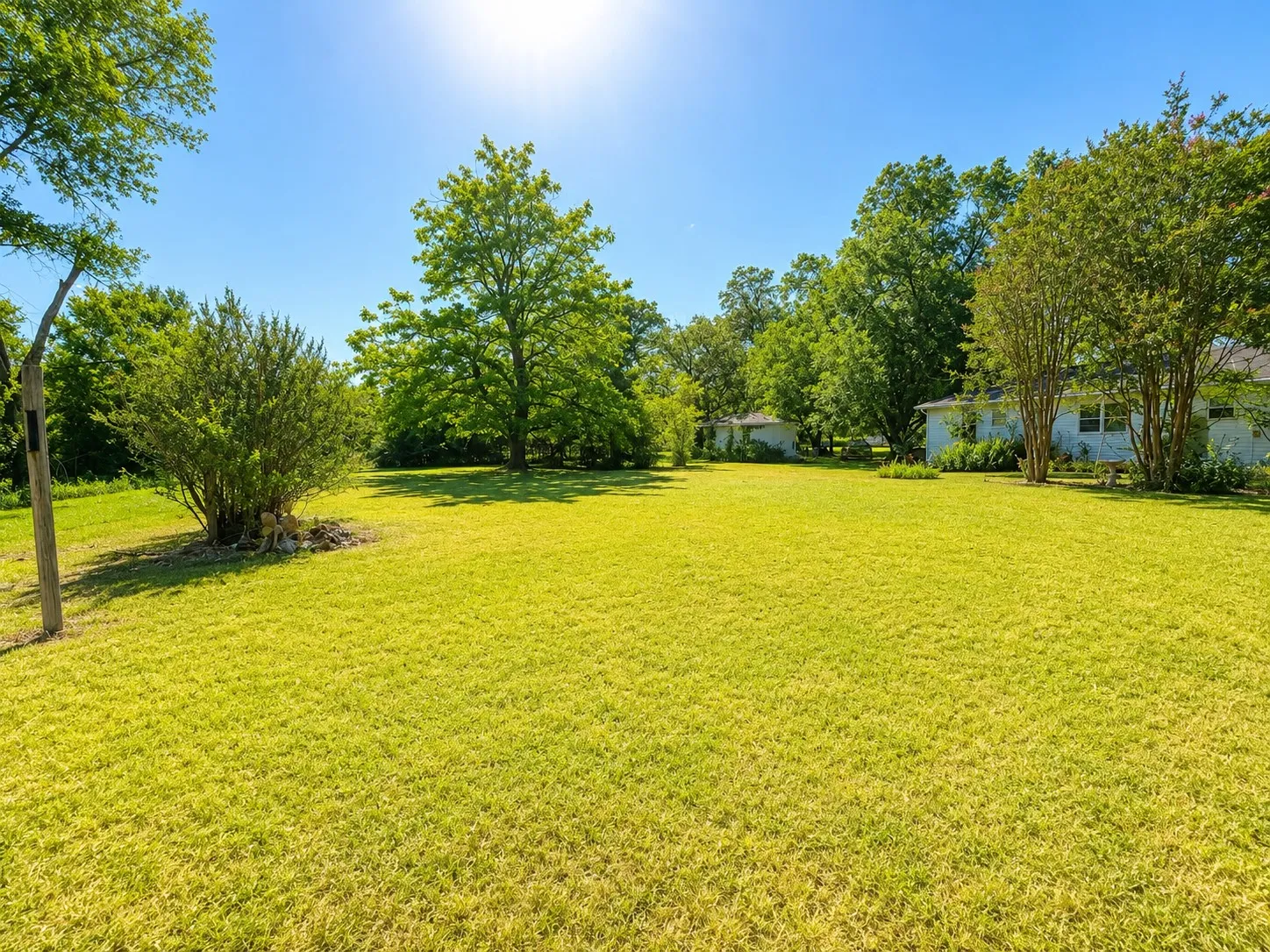 Single Family Residence For Sale in Navarro County , 310 SW 7th Street, Kerens, Texas 75144, 3 Bedroom, 2 Bathroom, Garage spaces, 2,160 Sqft, built in 1955, mls#21330897, Real Estate Agent in Kerens, Homes For Sale in Navarro county, Homes For Sale in Kerens, Realtor in Kerens Texas, Real Estate Brokerage Independent Realty Texas, Luminita Cordes Realtor