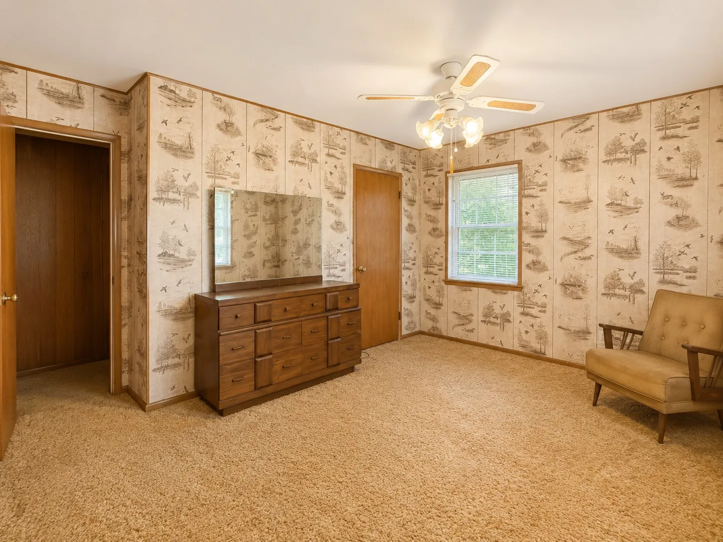 Single Family Residence For Sale in Navarro County , 310 SW 7th Street, Kerens, Texas 75144, 3 Bedroom, 2 Bathroom, Garage spaces, 2,160 Sqft, built in 1955, mls#21330897, Real Estate Agent in Kerens, Homes For Sale in Navarro county, Homes For Sale in Kerens, Realtor in Kerens Texas, Real Estate Brokerage Independent Realty Texas, Luminita Cordes Realtor