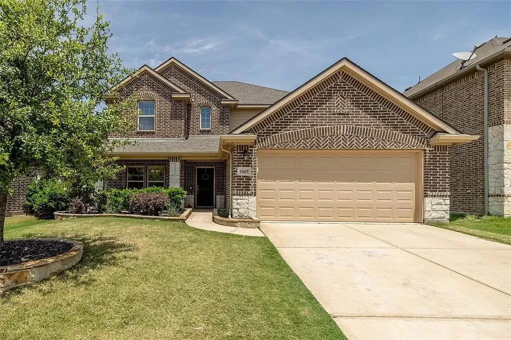 Single Family Residence For Sale in Denton County , 11625 Parade Drive, Frisco, Texas 75036, 4 Bedroom, 3 Bathroom, 2 Garage spaces, 2,929 Sqft, built in 2014, mls#21330911, Real Estate Agent in Frisco, Homes For Sale in Denton county, Homes For Sale in Frisco, Realtor in Frisco Texas, Real Estate Brokerage Independent Realty Texas, Luminita Cordes Realtor