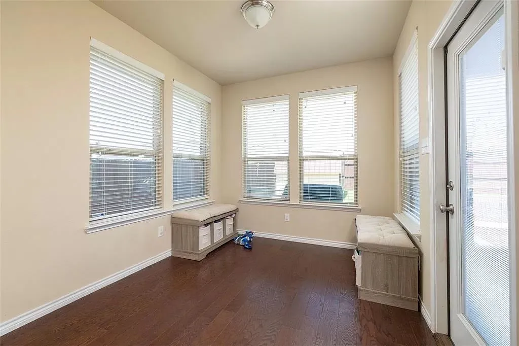 Single Family Residence For Sale in Denton County , 11625 Parade Drive, Frisco, Texas 75036, 4 Bedroom, 3 Bathroom, 2 Garage spaces, 2,929 Sqft, built in 2014, mls#21330911, Real Estate Agent in Frisco, Homes For Sale in Denton county, Homes For Sale in Frisco, Realtor in Frisco Texas, Real Estate Brokerage Independent Realty Texas, Luminita Cordes Realtor