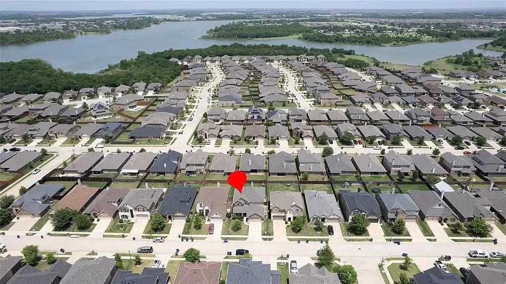 Single Family Residence For Sale in Denton County , 11625 Parade Drive, Frisco, Texas 75036, 4 Bedroom, 3 Bathroom, 2 Garage spaces, 2,929 Sqft, built in 2014, mls#21330911, Real Estate Agent in Frisco, Homes For Sale in Denton county, Homes For Sale in Frisco, Realtor in Frisco Texas, Real Estate Brokerage Independent Realty Texas, Luminita Cordes Realtor