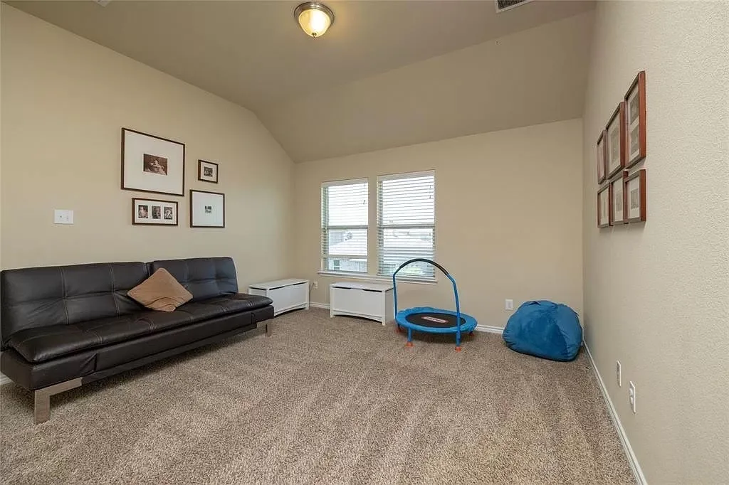 Single Family Residence For Sale in Denton County , 11625 Parade Drive, Frisco, Texas 75036, 4 Bedroom, 3 Bathroom, 2 Garage spaces, 2,929 Sqft, built in 2014, mls#21330911, Real Estate Agent in Frisco, Homes For Sale in Denton county, Homes For Sale in Frisco, Realtor in Frisco Texas, Real Estate Brokerage Independent Realty Texas, Luminita Cordes Realtor