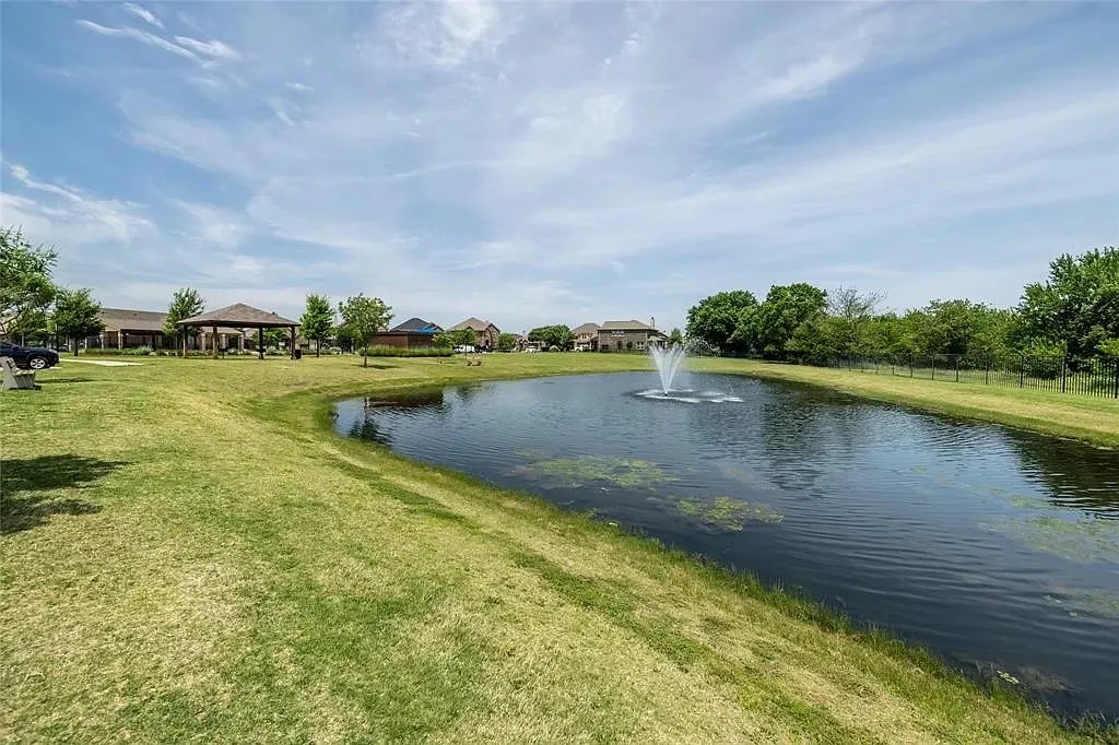 Single Family Residence For Sale in Denton County , 11625 Parade Drive, Frisco, Texas 75036, 4 Bedroom, 3 Bathroom, 2 Garage spaces, 2,929 Sqft, built in 2014, mls#21330911, Real Estate Agent in Frisco, Homes For Sale in Denton county, Homes For Sale in Frisco, Realtor in Frisco Texas, Real Estate Brokerage Independent Realty Texas, Luminita Cordes Realtor
