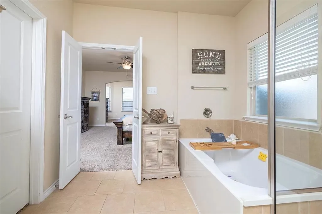 Single Family Residence For Sale in Denton County , 11625 Parade Drive, Frisco, Texas 75036, 4 Bedroom, 3 Bathroom, 2 Garage spaces, 2,929 Sqft, built in 2014, mls#21330911, Real Estate Agent in Frisco, Homes For Sale in Denton county, Homes For Sale in Frisco, Realtor in Frisco Texas, Real Estate Brokerage Independent Realty Texas, Luminita Cordes Realtor