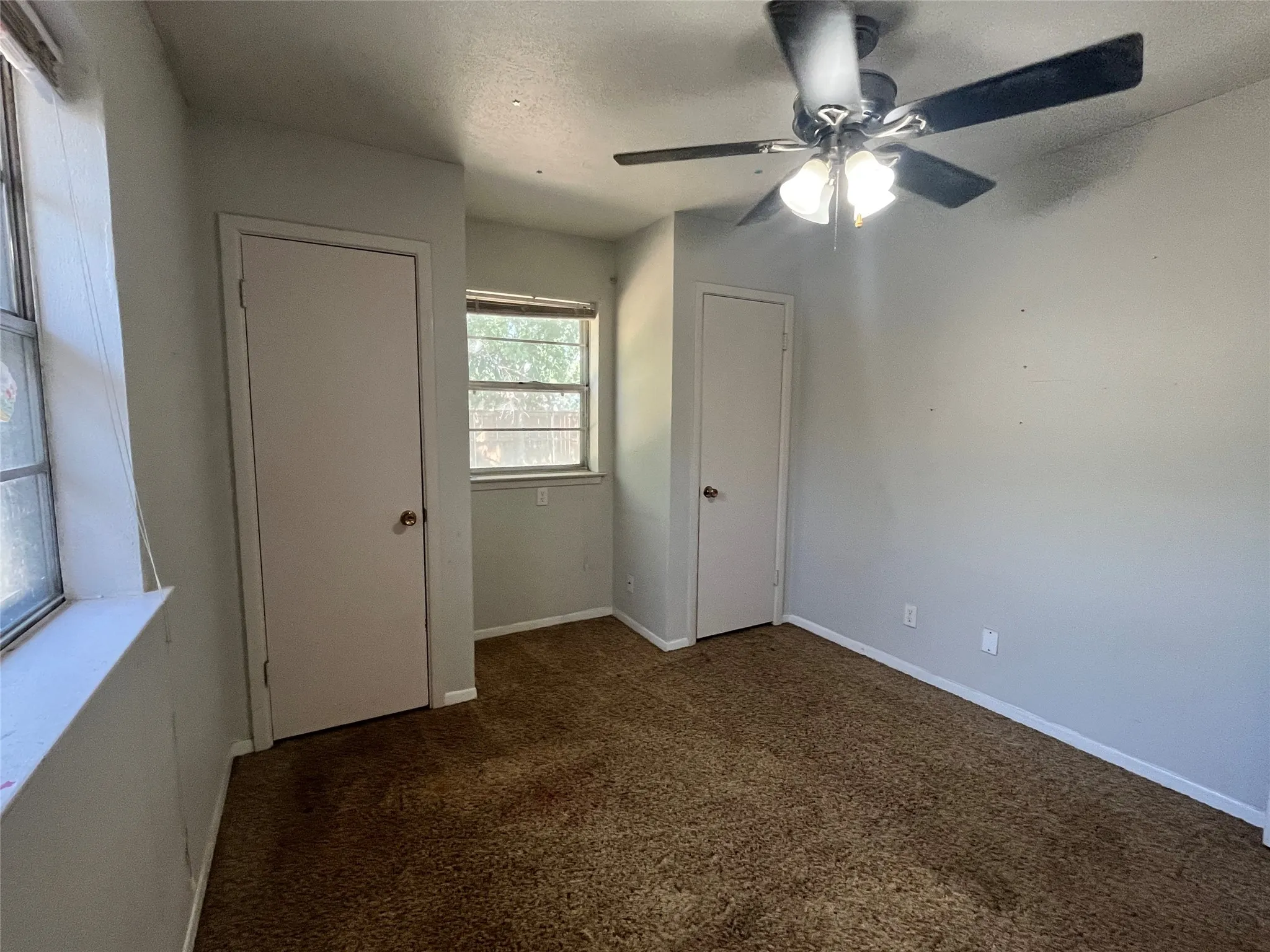 Single Family Residence For Sale in Denton County , 3312 Valley View Road, Denton, Texas 76209, 3 Bedroom, 2 Bathroom, 2 Garage spaces, 1,289 Sqft, built in 1968, mls#21319093, Real Estate Agent in Denton, Homes For Sale in Denton county, Homes For Sale in Denton, Realtor in Denton Texas, Real Estate Brokerage Independent Realty Texas, Luminita Cordes Realtor