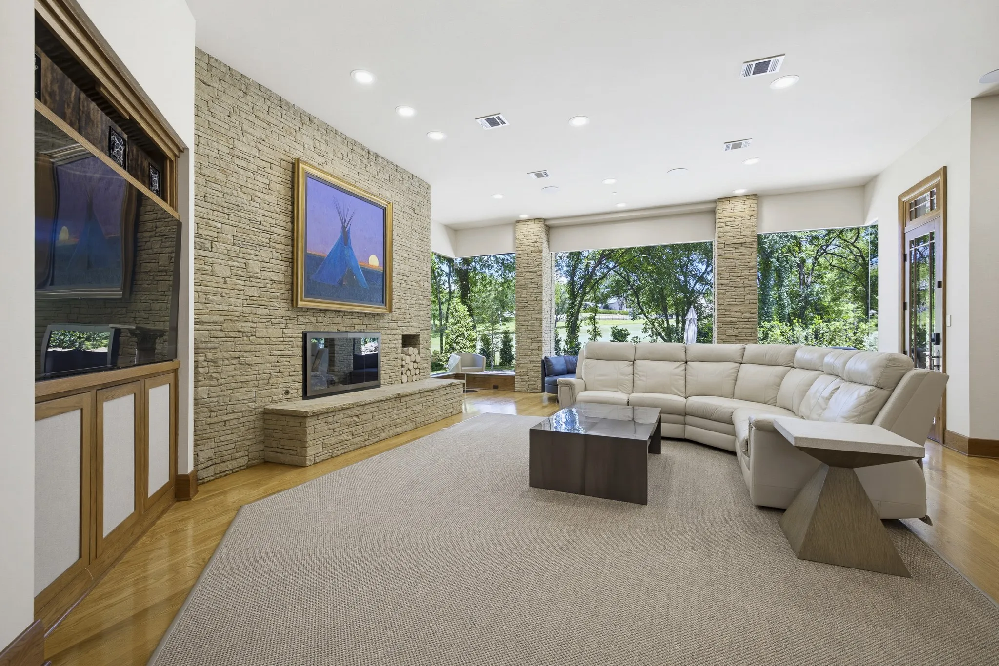 Single Family Residence For Sale in Tarrant County , 6816 Oak Hill Drive, Fort Worth, Texas 76132, 4 Bedroom, 5 Bathroom, 4 Garage spaces, 6,925 Sqft, built in 2001, mls#21326276, Real Estate Agent in Fort Worth, Homes For Sale in Tarrant county, Homes For Sale in Fort Worth, Realtor in Fort Worth Texas, Real Estate Brokerage Independent Realty Texas, Luminita Cordes Realtor