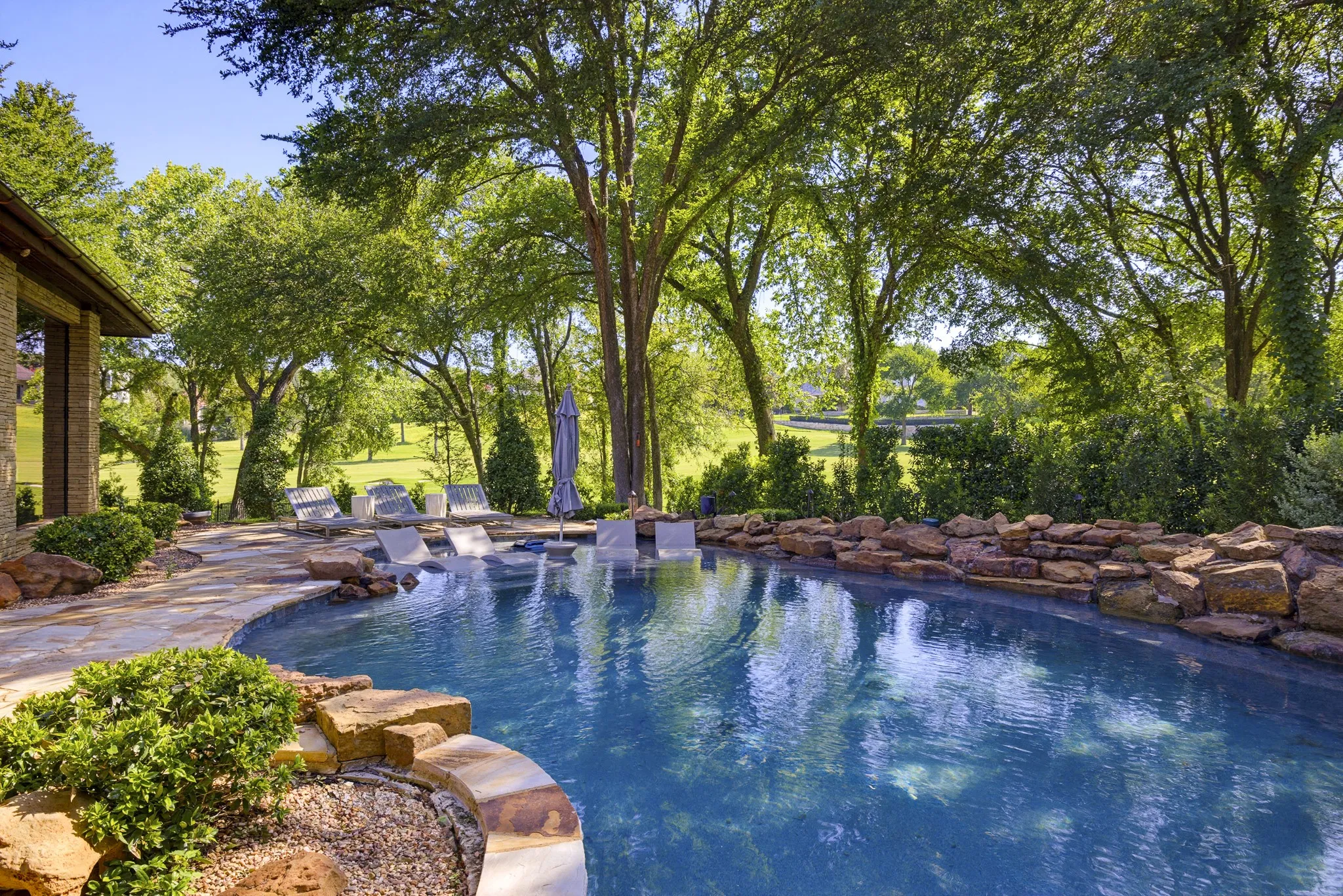 Single Family Residence For Sale in Tarrant County , 6816 Oak Hill Drive, Fort Worth, Texas 76132, 4 Bedroom, 5 Bathroom, 4 Garage spaces, 6,925 Sqft, built in 2001, mls#21326276, Real Estate Agent in Fort Worth, Homes For Sale in Tarrant county, Homes For Sale in Fort Worth, Realtor in Fort Worth Texas, Real Estate Brokerage Independent Realty Texas, Luminita Cordes Realtor