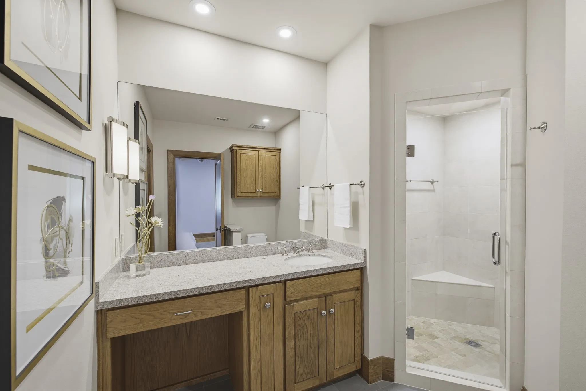 Single Family Residence For Sale in Tarrant County , 6816 Oak Hill Drive, Fort Worth, Texas 76132, 4 Bedroom, 5 Bathroom, 4 Garage spaces, 6,925 Sqft, built in 2001, mls#21326276, Real Estate Agent in Fort Worth, Homes For Sale in Tarrant county, Homes For Sale in Fort Worth, Realtor in Fort Worth Texas, Real Estate Brokerage Independent Realty Texas, Luminita Cordes Realtor