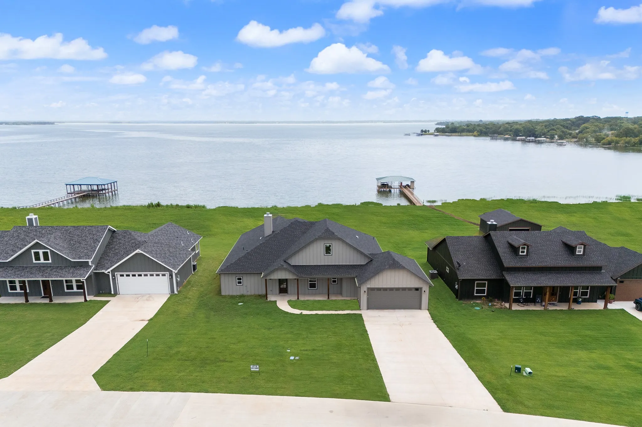 Single Family Residence For Sale in Hunt County , 249 Caro Drive, West Tawakoni, Texas 75474, 4 Bedroom, 3 Bathroom, 2 Garage spaces, 2,502 Sqft, built in 2026, mls#21330825, Real Estate Agent in West Tawakoni, Homes For Sale in Hunt county, Homes For Sale in West Tawakoni, Realtor in West Tawakoni Texas, Real Estate Brokerage Independent Realty Texas, Luminita Cordes Realtor