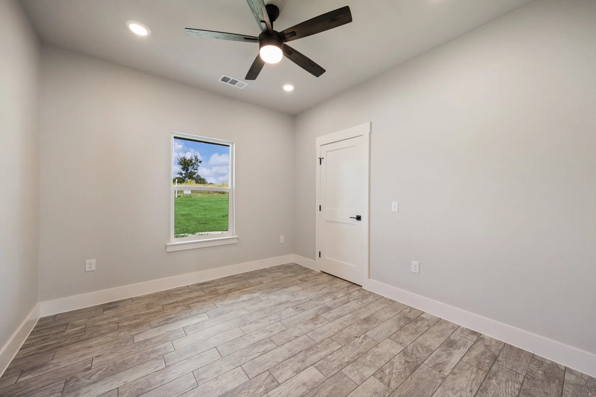 Single Family Residence For Sale in Hunt County , 249 Caro Drive, West Tawakoni, Texas 75474, 4 Bedroom, 3 Bathroom, 2 Garage spaces, 2,502 Sqft, built in 2026, mls#21330825, Real Estate Agent in West Tawakoni, Homes For Sale in Hunt county, Homes For Sale in West Tawakoni, Realtor in West Tawakoni Texas, Real Estate Brokerage Independent Realty Texas, Luminita Cordes Realtor