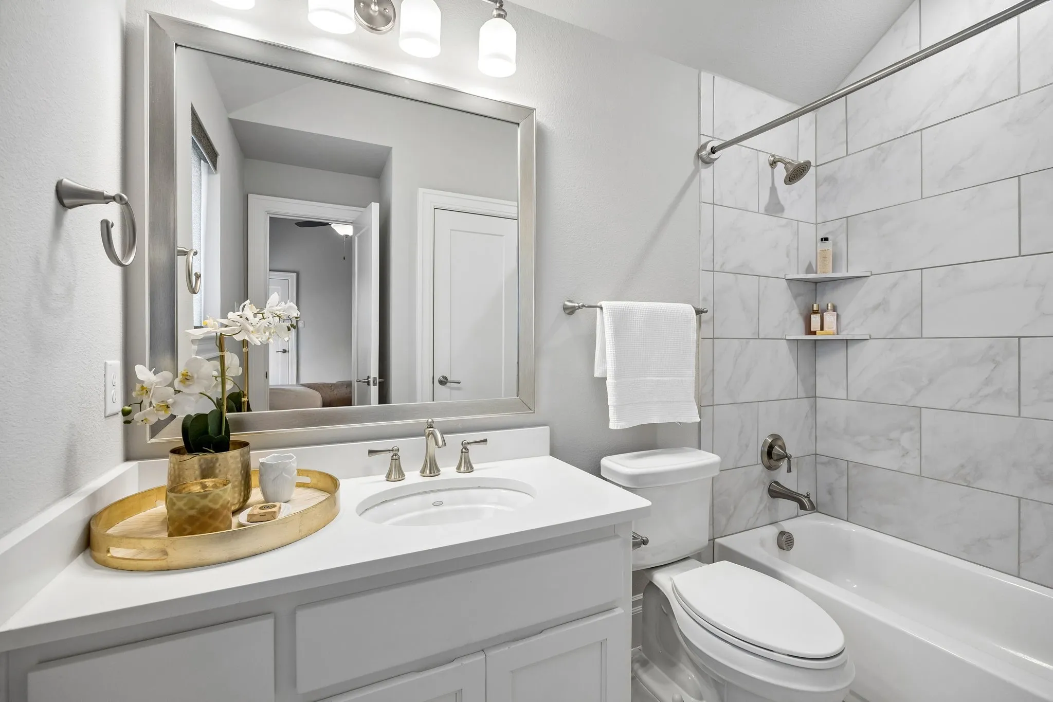Single Family Residence For Sale in Collin County , 811 Shackleford Lane, Prosper, Texas 75078, 5 Bedroom, 8 Bathroom, 4 Garage spaces, 5,516 Sqft, built in 2018, mls#21329954, Real Estate Agent in Prosper, Homes For Sale in Collin county, Homes For Sale in Prosper, Realtor in Prosper Texas, Real Estate Brokerage Independent Realty Texas, Luminita Cordes Realtor