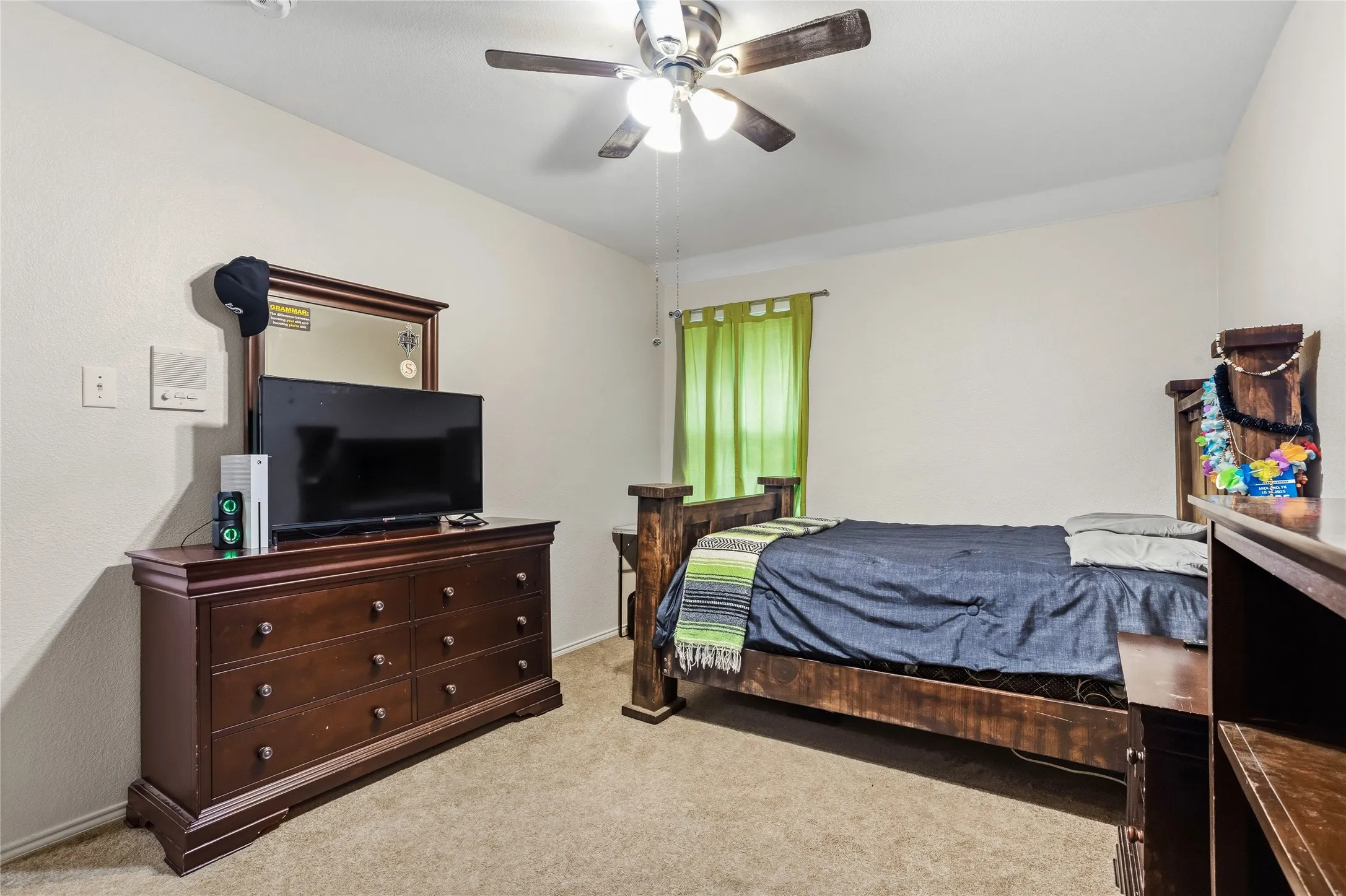 Single Family Residence For Sale in Tarrant County , 1320 Cattle Crossing Drive, Fort Worth, Texas 76131, 4 Bedroom, 2 Bathroom, 2 Garage spaces, 2,237 Sqft, built in 2002, mls#21330885, Real Estate Agent in Fort Worth, Homes For Sale in Tarrant county, Homes For Sale in Fort Worth, Realtor in Fort Worth Texas, Real Estate Brokerage Independent Realty Texas, Luminita Cordes Realtor