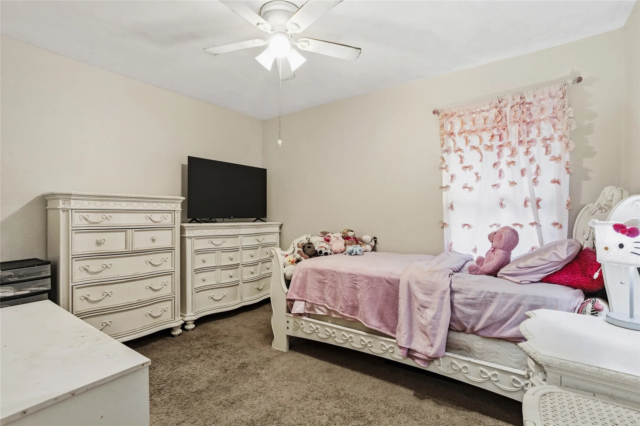Single Family Residence For Sale in Tarrant County , 1320 Cattle Crossing Drive, Fort Worth, Texas 76131, 4 Bedroom, 2 Bathroom, 2 Garage spaces, 2,237 Sqft, built in 2002, mls#21330885, Real Estate Agent in Fort Worth, Homes For Sale in Tarrant county, Homes For Sale in Fort Worth, Realtor in Fort Worth Texas, Real Estate Brokerage Independent Realty Texas, Luminita Cordes Realtor