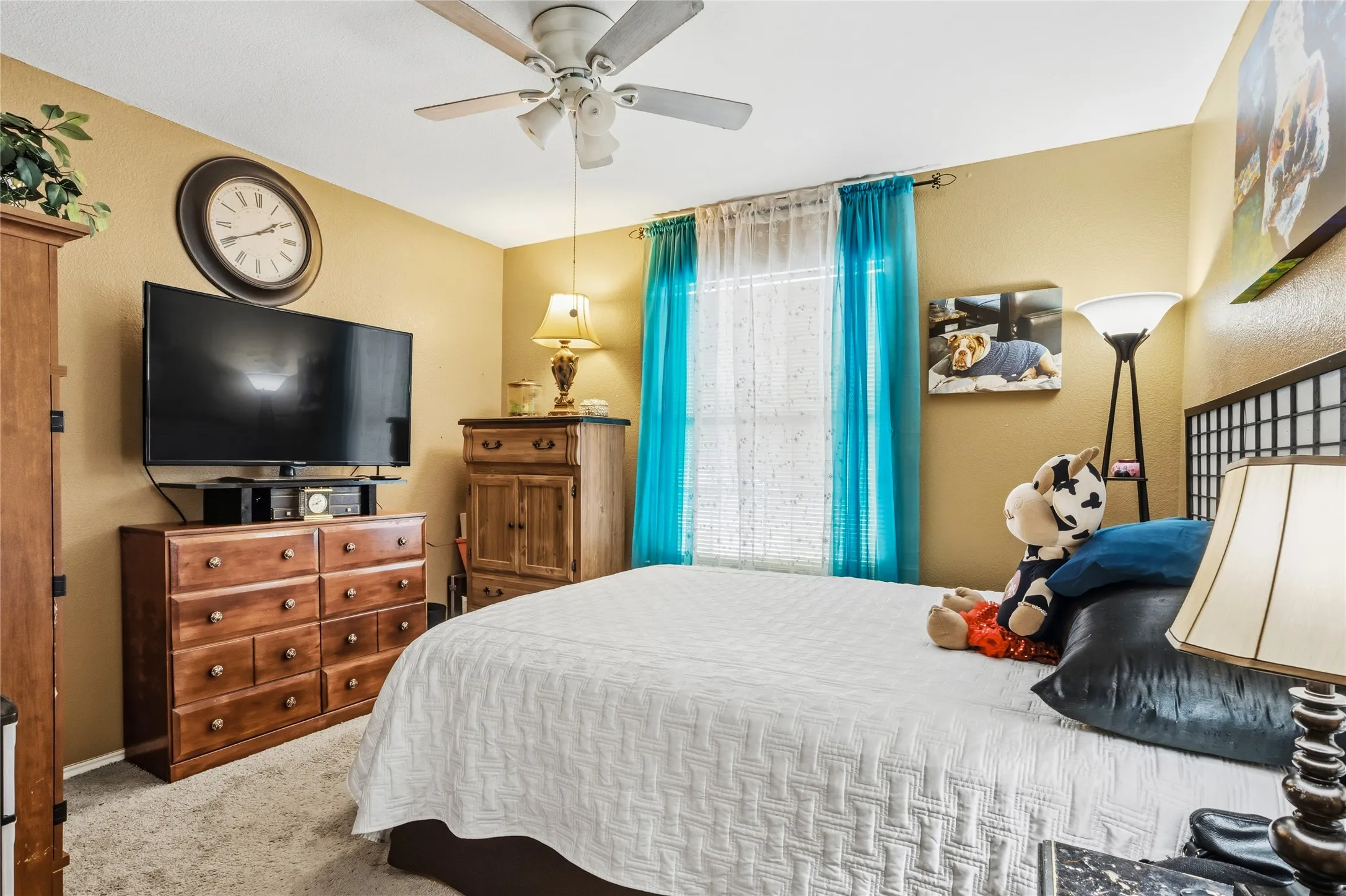 Single Family Residence For Sale in Tarrant County , 1320 Cattle Crossing Drive, Fort Worth, Texas 76131, 4 Bedroom, 2 Bathroom, 2 Garage spaces, 2,237 Sqft, built in 2002, mls#21330885, Real Estate Agent in Fort Worth, Homes For Sale in Tarrant county, Homes For Sale in Fort Worth, Realtor in Fort Worth Texas, Real Estate Brokerage Independent Realty Texas, Luminita Cordes Realtor