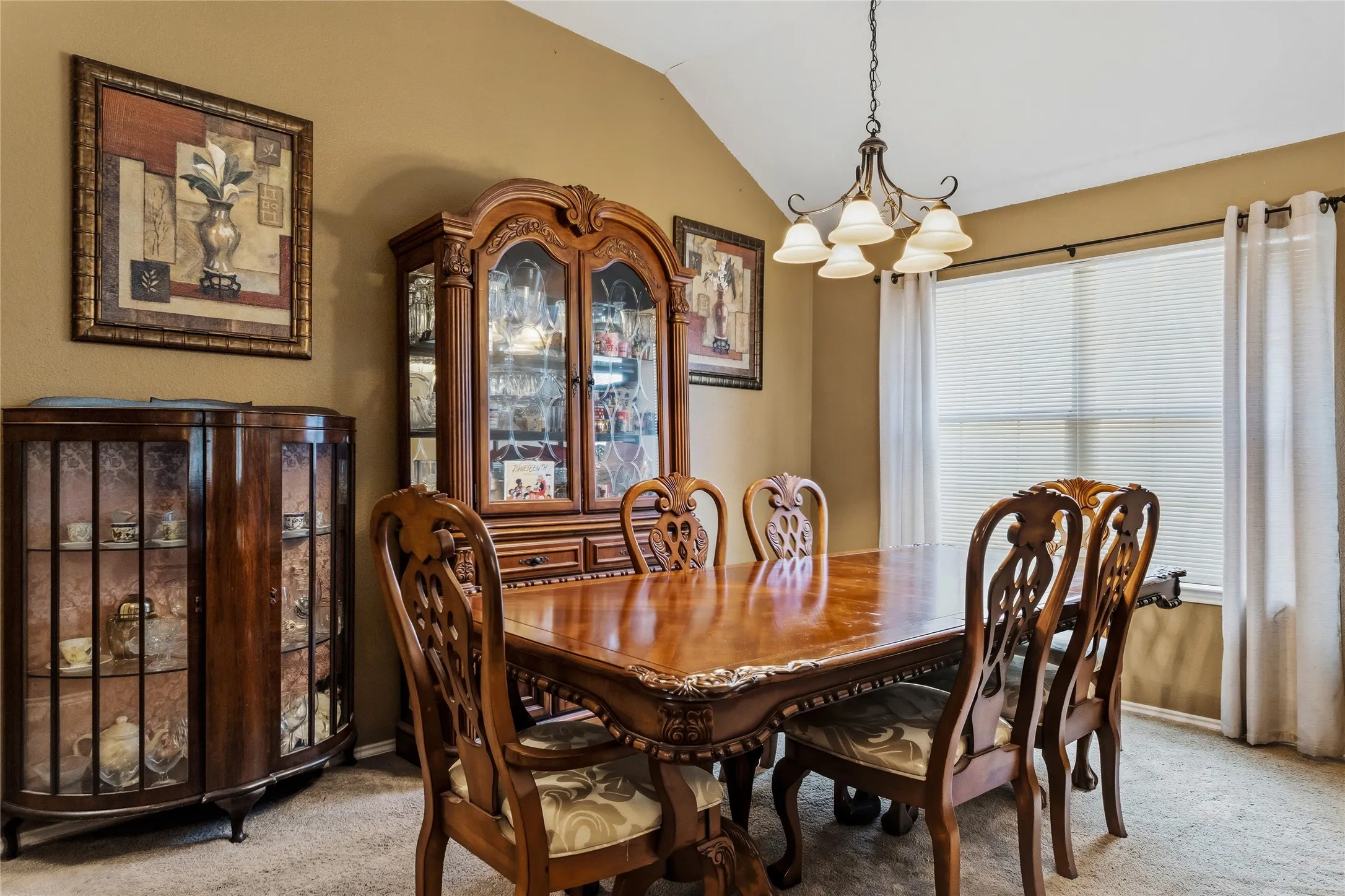 Single Family Residence For Sale in Tarrant County , 1320 Cattle Crossing Drive, Fort Worth, Texas 76131, 4 Bedroom, 2 Bathroom, 2 Garage spaces, 2,237 Sqft, built in 2002, mls#21330885, Real Estate Agent in Fort Worth, Homes For Sale in Tarrant county, Homes For Sale in Fort Worth, Realtor in Fort Worth Texas, Real Estate Brokerage Independent Realty Texas, Luminita Cordes Realtor