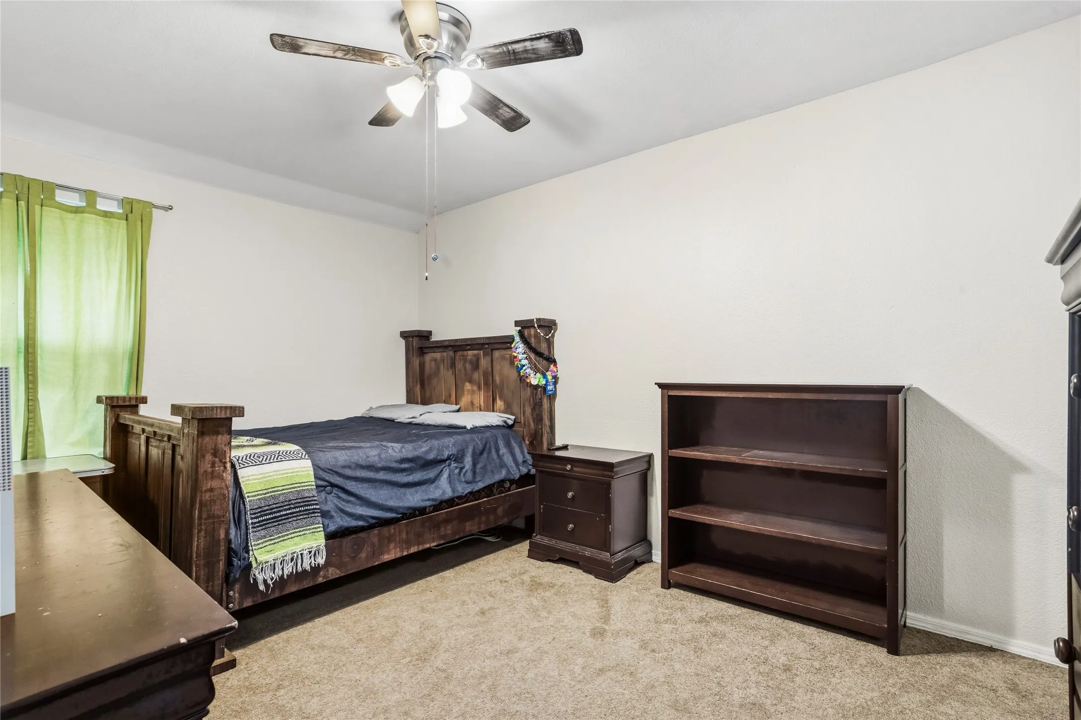 Single Family Residence For Sale in Tarrant County , 1320 Cattle Crossing Drive, Fort Worth, Texas 76131, 4 Bedroom, 2 Bathroom, 2 Garage spaces, 2,237 Sqft, built in 2002, mls#21330885, Real Estate Agent in Fort Worth, Homes For Sale in Tarrant county, Homes For Sale in Fort Worth, Realtor in Fort Worth Texas, Real Estate Brokerage Independent Realty Texas, Luminita Cordes Realtor