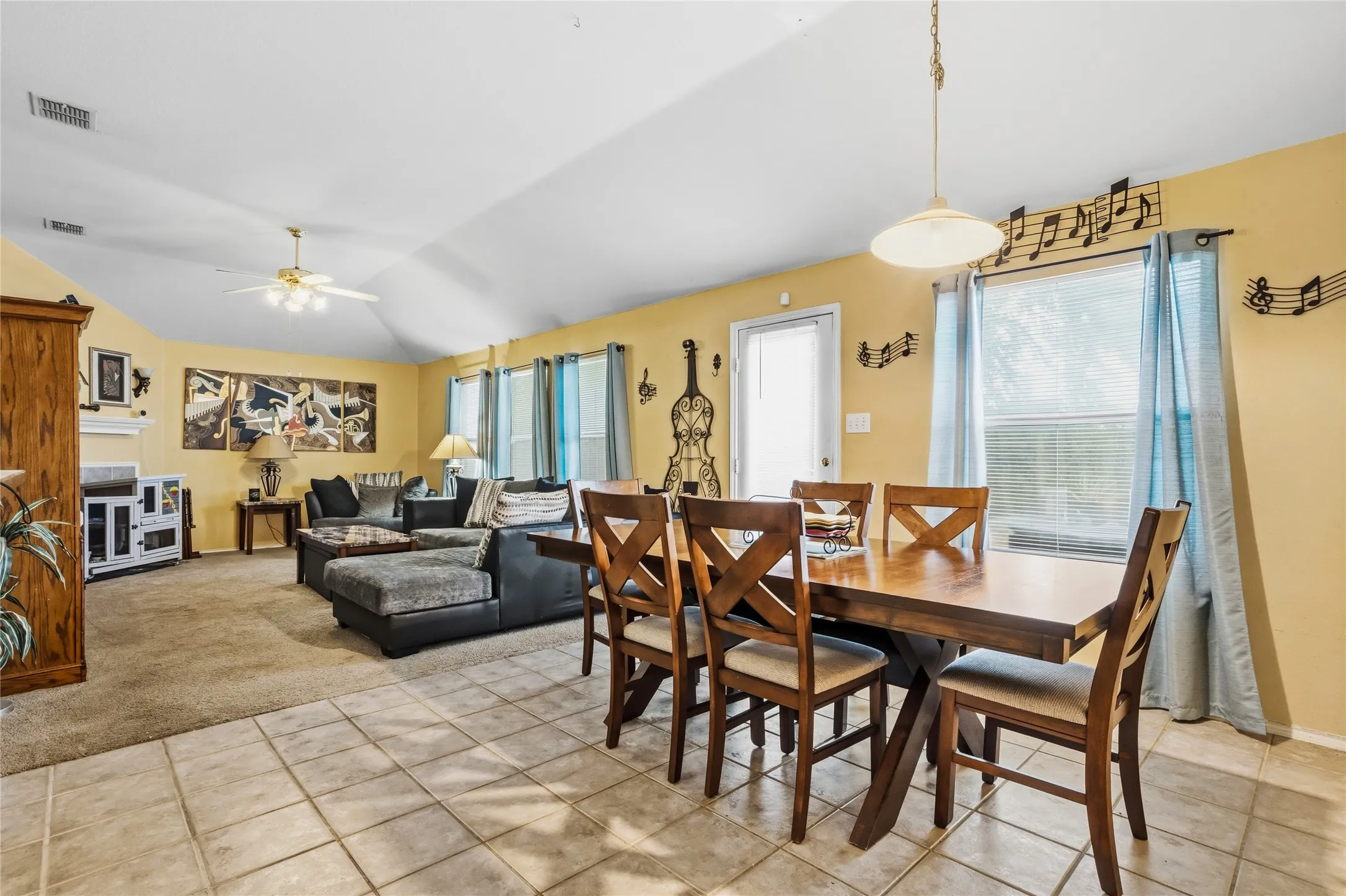 Single Family Residence For Sale in Tarrant County , 1320 Cattle Crossing Drive, Fort Worth, Texas 76131, 4 Bedroom, 2 Bathroom, 2 Garage spaces, 2,237 Sqft, built in 2002, mls#21330885, Real Estate Agent in Fort Worth, Homes For Sale in Tarrant county, Homes For Sale in Fort Worth, Realtor in Fort Worth Texas, Real Estate Brokerage Independent Realty Texas, Luminita Cordes Realtor