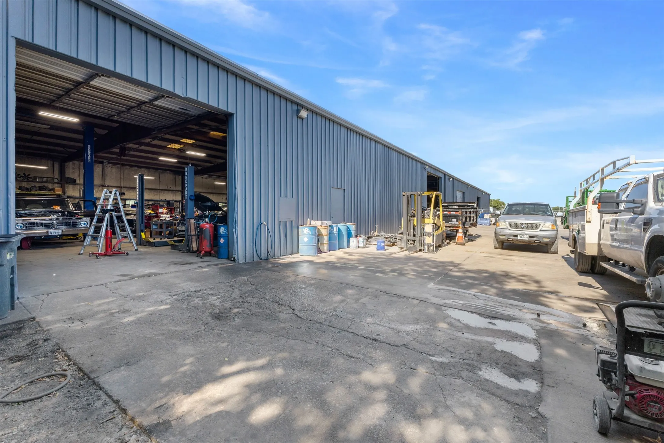 Industrial For Sale in Tarrant County , 6917 Russell Curry Road, Arlington, Texas 76001, 0, 0, Garage spaces, 0 Sqft, built in 1973, mls#21325981, Real Estate Agent in Arlington, Homes For Sale in Tarrant county, Homes For Sale in Arlington, Realtor in Arlington Texas, Real Estate Brokerage Independent Realty Texas, Luminita Cordes Realtor
