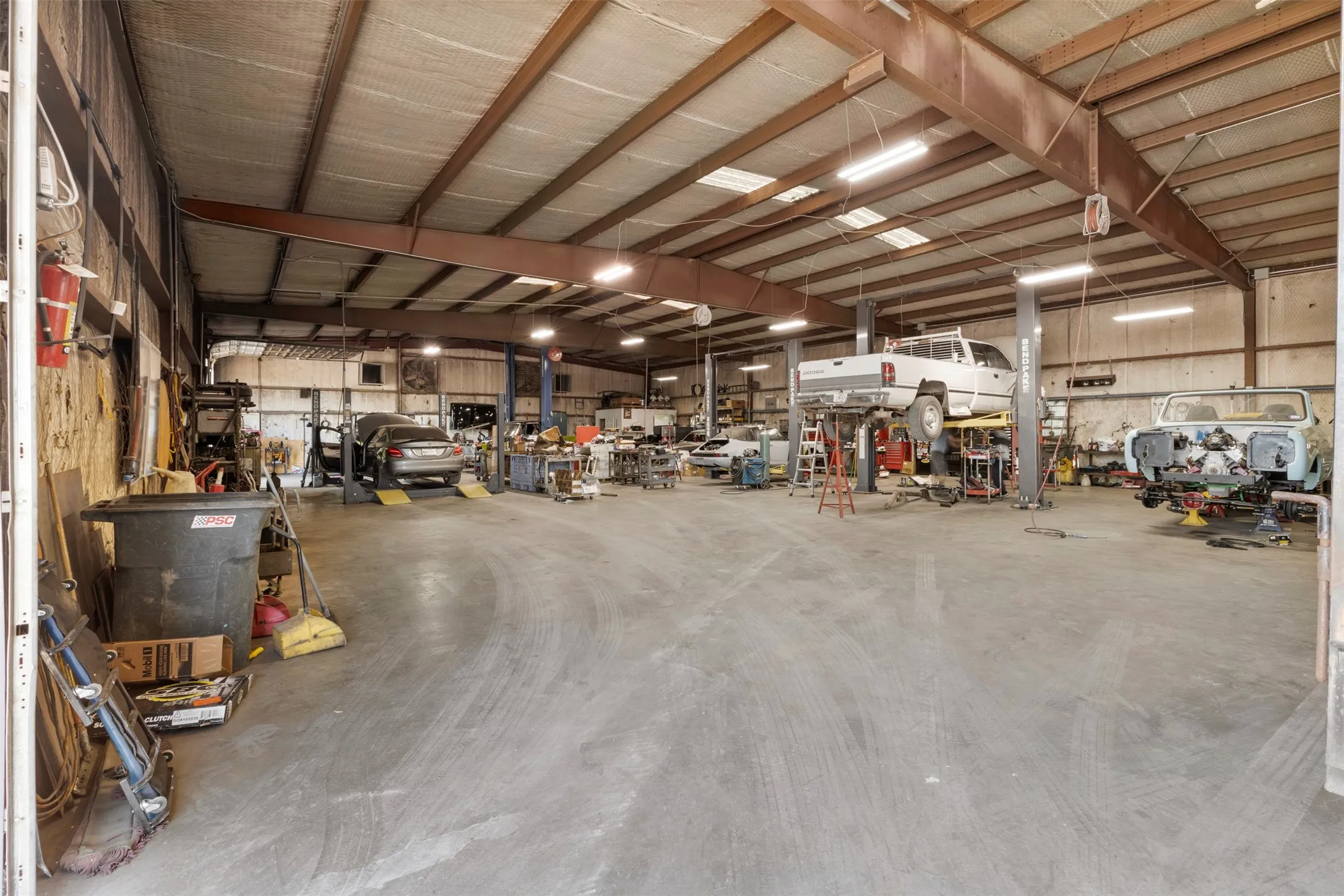 Industrial For Sale in Tarrant County , 6917 Russell Curry Road, Arlington, Texas 76001, 0, 0, Garage spaces, 0 Sqft, built in 1973, mls#21325981, Real Estate Agent in Arlington, Homes For Sale in Tarrant county, Homes For Sale in Arlington, Realtor in Arlington Texas, Real Estate Brokerage Independent Realty Texas, Luminita Cordes Realtor
