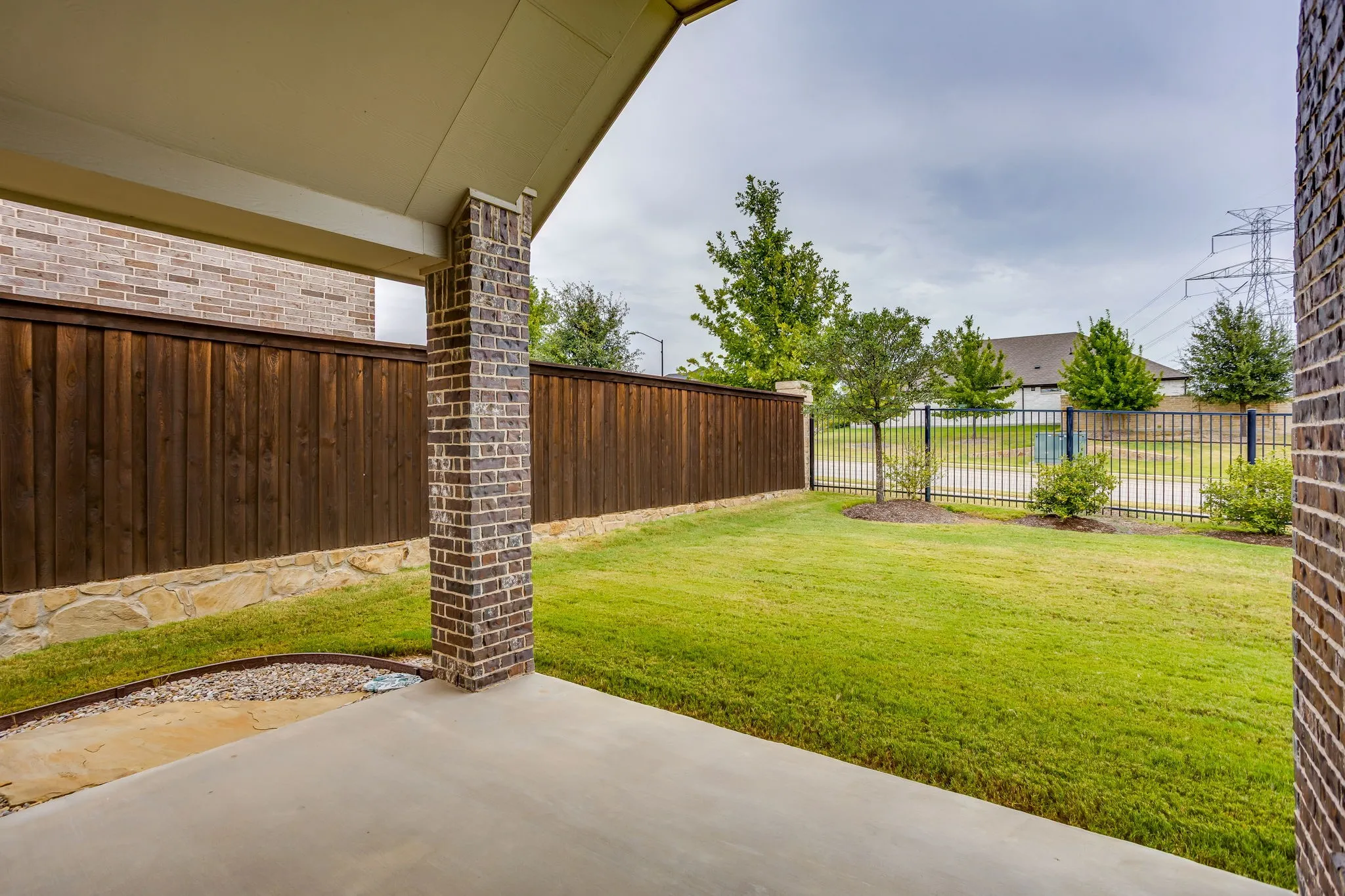 Single Family Residence For Sale in Tarrant County , 5705 Pope Creek Road, Fort Worth, Texas 76126, 4 Bedroom, 4 Bathroom, 2 Garage spaces, 2,806 Sqft, built in 2019, mls#21324310, Real Estate Agent in Fort Worth, Homes For Sale in Tarrant county, Homes For Sale in Fort Worth, Realtor in Fort Worth Texas, Real Estate Brokerage Independent Realty Texas, Luminita Cordes Realtor