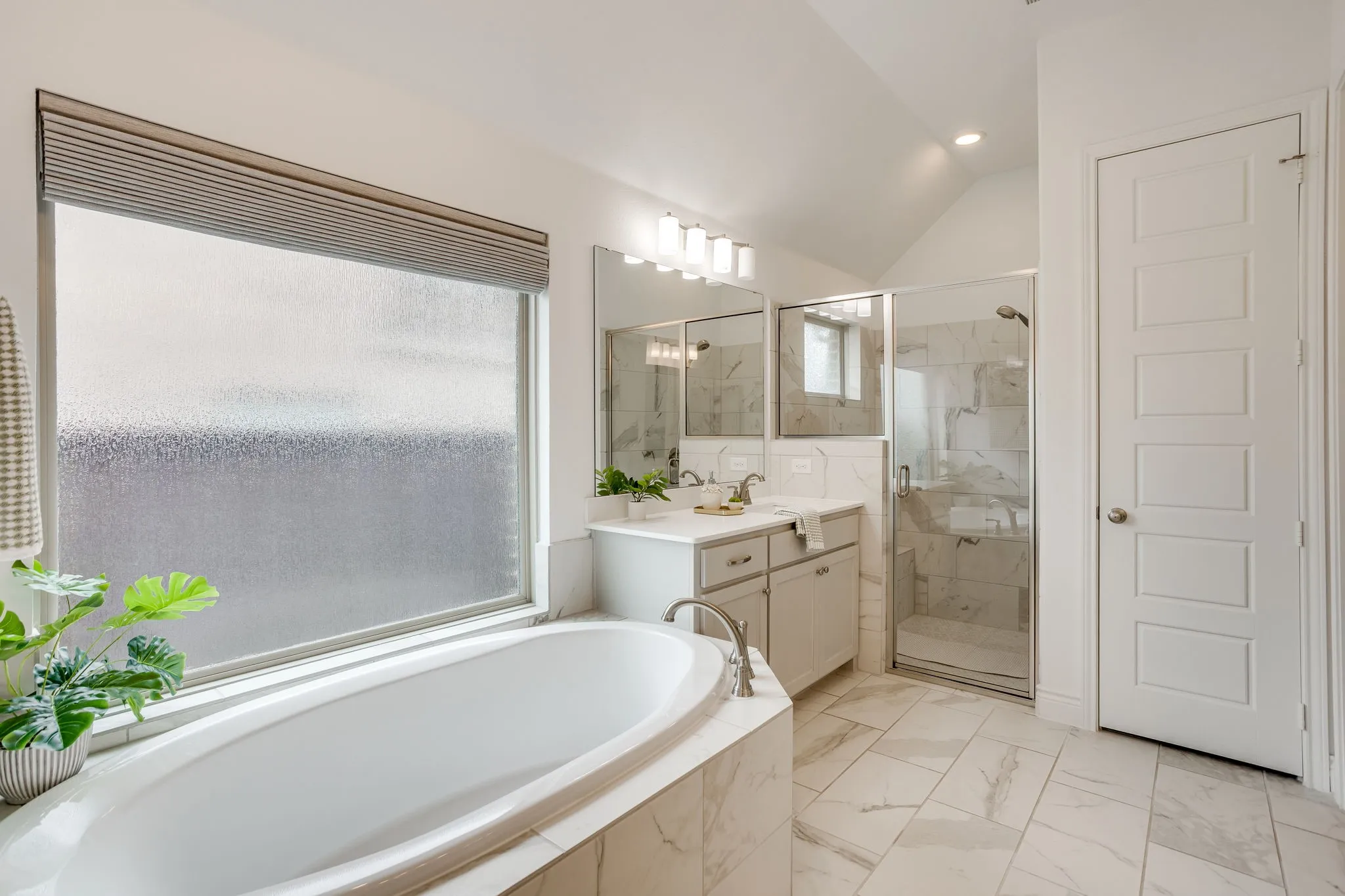 Single Family Residence For Sale in Tarrant County , 5705 Pope Creek Road, Fort Worth, Texas 76126, 4 Bedroom, 4 Bathroom, 2 Garage spaces, 2,806 Sqft, built in 2019, mls#21324310, Real Estate Agent in Fort Worth, Homes For Sale in Tarrant county, Homes For Sale in Fort Worth, Realtor in Fort Worth Texas, Real Estate Brokerage Independent Realty Texas, Luminita Cordes Realtor