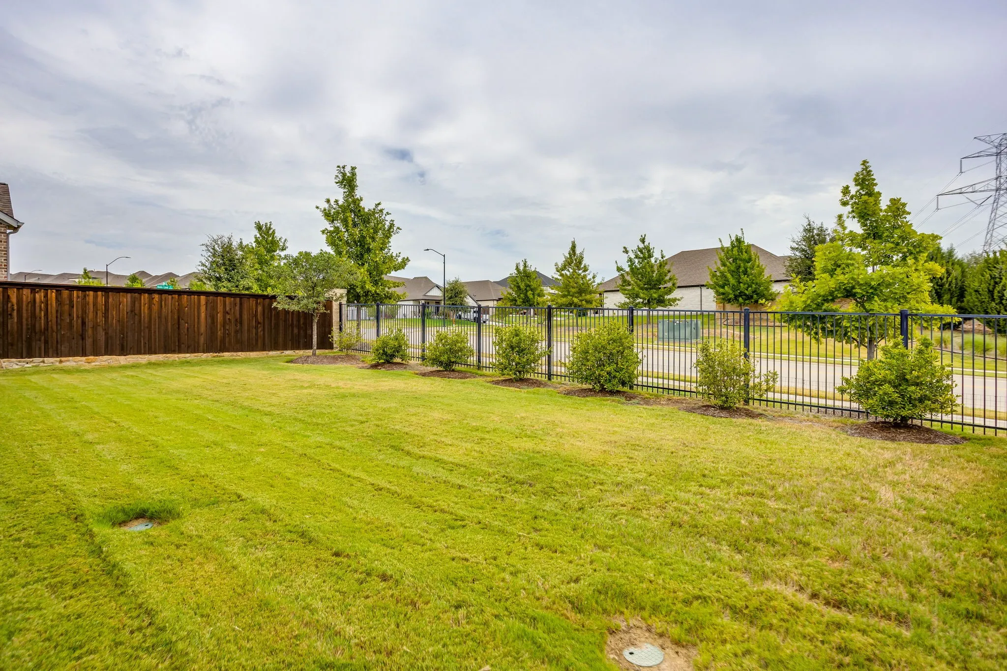 Single Family Residence For Sale in Tarrant County , 5705 Pope Creek Road, Fort Worth, Texas 76126, 4 Bedroom, 4 Bathroom, 2 Garage spaces, 2,806 Sqft, built in 2019, mls#21324310, Real Estate Agent in Fort Worth, Homes For Sale in Tarrant county, Homes For Sale in Fort Worth, Realtor in Fort Worth Texas, Real Estate Brokerage Independent Realty Texas, Luminita Cordes Realtor