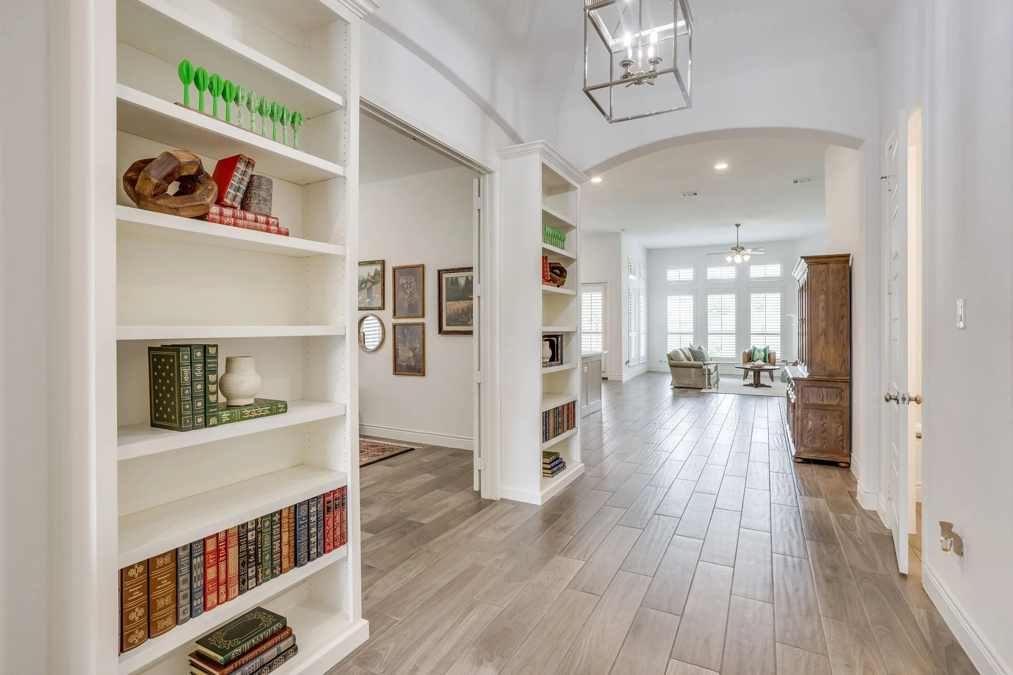 Single Family Residence For Sale in Tarrant County , 5705 Pope Creek Road, Fort Worth, Texas 76126, 4 Bedroom, 4 Bathroom, 2 Garage spaces, 2,806 Sqft, built in 2019, mls#21324310, Real Estate Agent in Fort Worth, Homes For Sale in Tarrant county, Homes For Sale in Fort Worth, Realtor in Fort Worth Texas, Real Estate Brokerage Independent Realty Texas, Luminita Cordes Realtor
