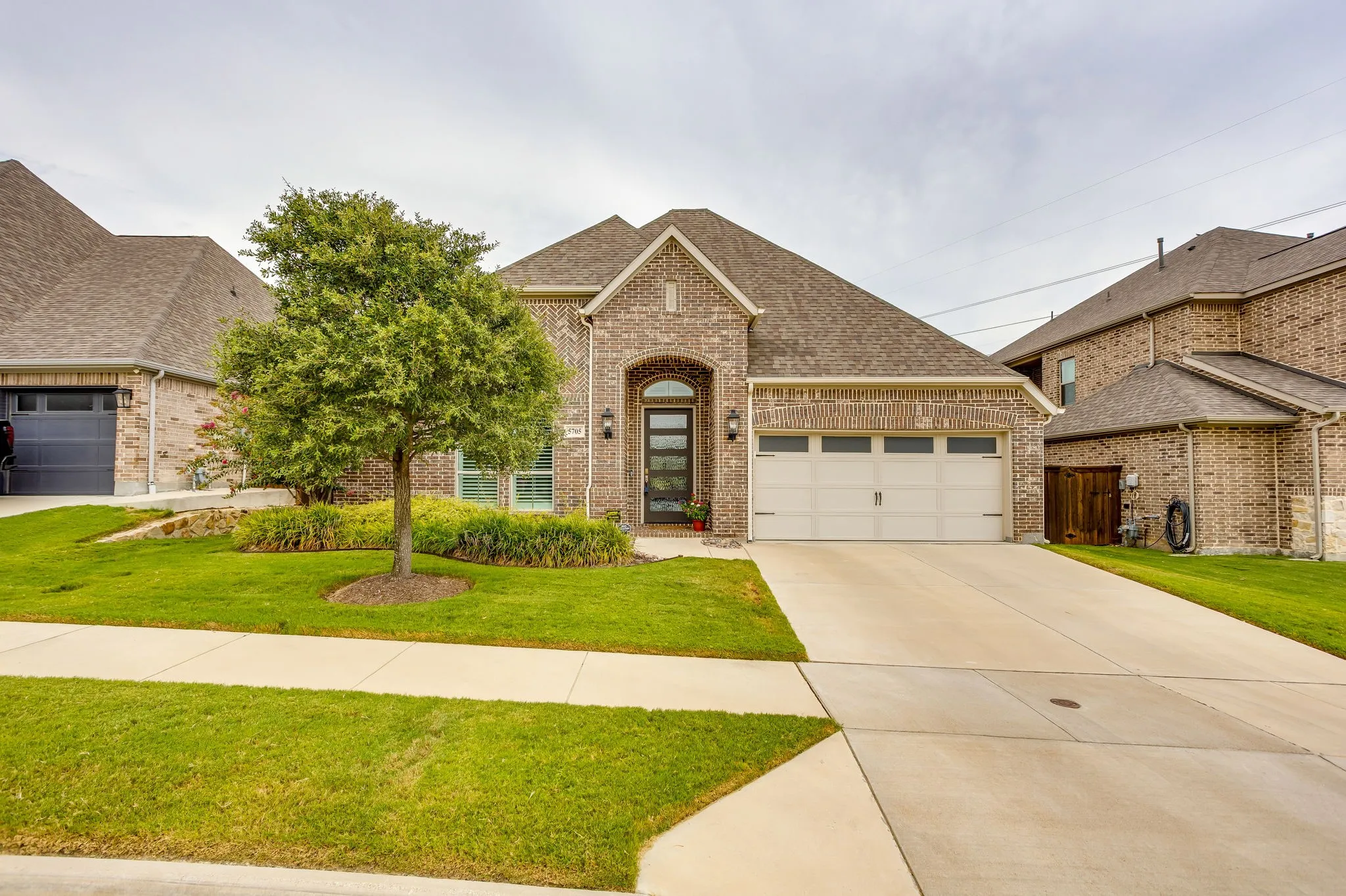 Single Family Residence For Sale in Tarrant County , 5705 Pope Creek Road, Fort Worth, Texas 76126, 4 Bedroom, 4 Bathroom, 2 Garage spaces, 2,806 Sqft, built in 2019, mls#21324310, Real Estate Agent in Fort Worth, Homes For Sale in Tarrant county, Homes For Sale in Fort Worth, Realtor in Fort Worth Texas, Real Estate Brokerage Independent Realty Texas, Luminita Cordes Realtor