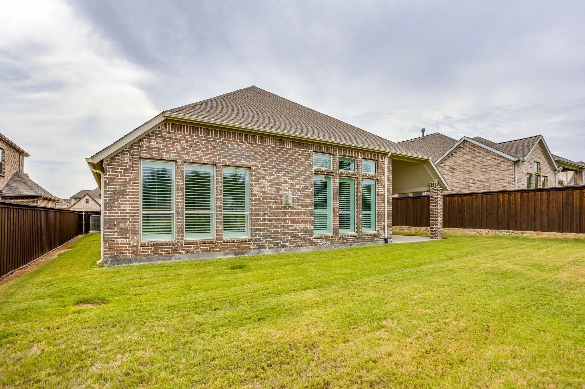 Single Family Residence For Sale in Tarrant County , 5705 Pope Creek Road, Fort Worth, Texas 76126, 4 Bedroom, 4 Bathroom, 2 Garage spaces, 2,806 Sqft, built in 2019, mls#21324310, Real Estate Agent in Fort Worth, Homes For Sale in Tarrant county, Homes For Sale in Fort Worth, Realtor in Fort Worth Texas, Real Estate Brokerage Independent Realty Texas, Luminita Cordes Realtor