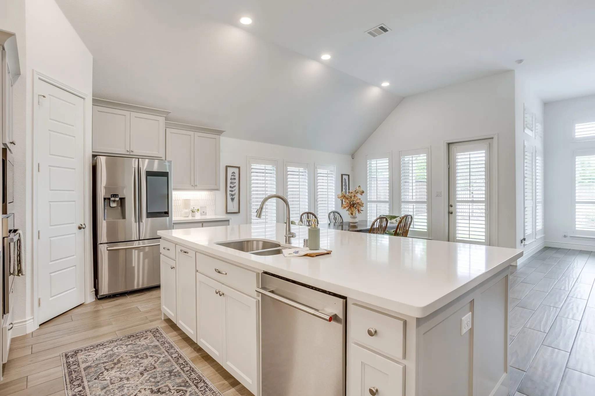 Single Family Residence For Sale in Tarrant County , 5705 Pope Creek Road, Fort Worth, Texas 76126, 4 Bedroom, 4 Bathroom, 2 Garage spaces, 2,806 Sqft, built in 2019, mls#21324310, Real Estate Agent in Fort Worth, Homes For Sale in Tarrant county, Homes For Sale in Fort Worth, Realtor in Fort Worth Texas, Real Estate Brokerage Independent Realty Texas, Luminita Cordes Realtor