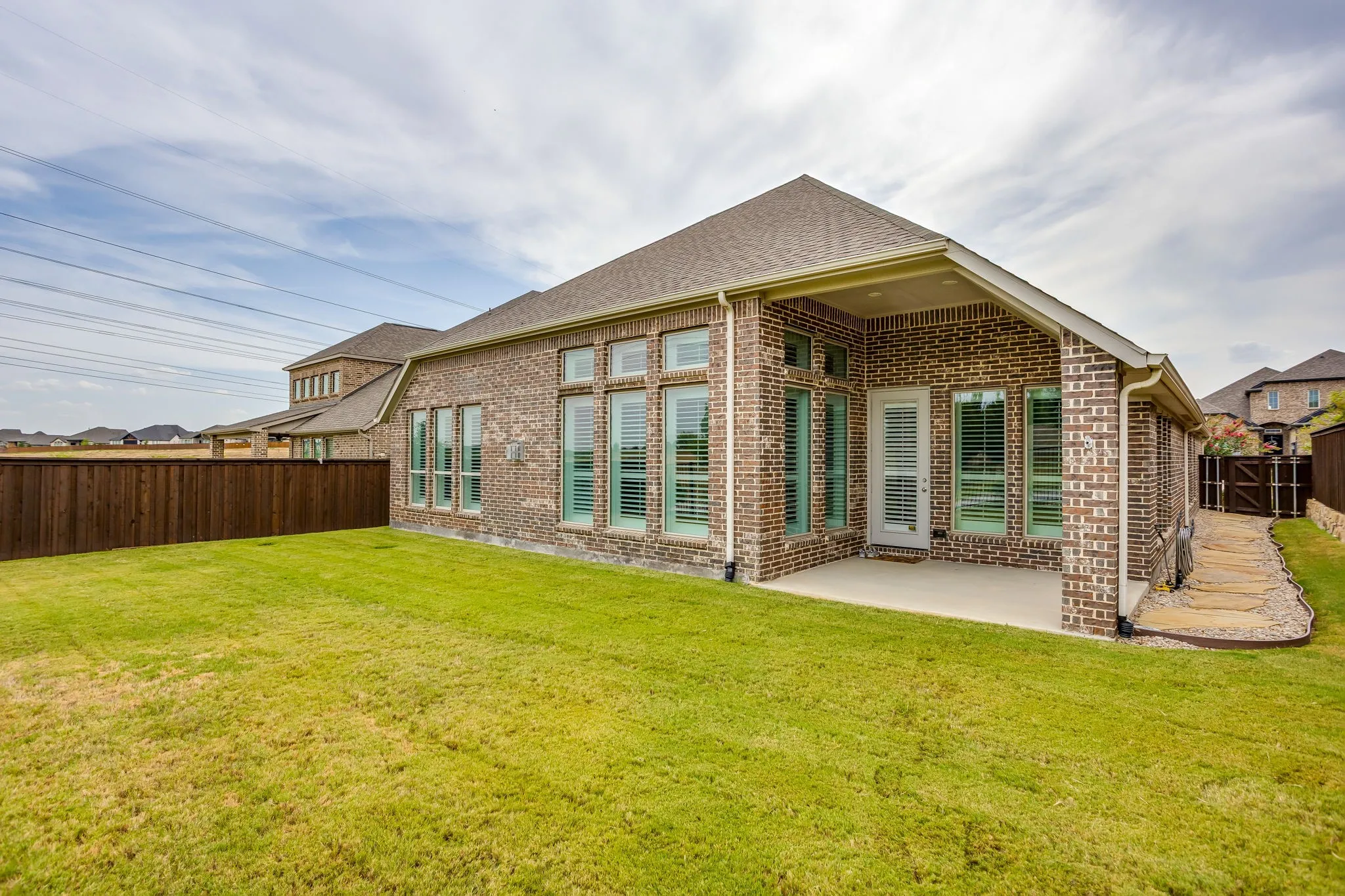 Single Family Residence For Sale in Tarrant County , 5705 Pope Creek Road, Fort Worth, Texas 76126, 4 Bedroom, 4 Bathroom, 2 Garage spaces, 2,806 Sqft, built in 2019, mls#21324310, Real Estate Agent in Fort Worth, Homes For Sale in Tarrant county, Homes For Sale in Fort Worth, Realtor in Fort Worth Texas, Real Estate Brokerage Independent Realty Texas, Luminita Cordes Realtor