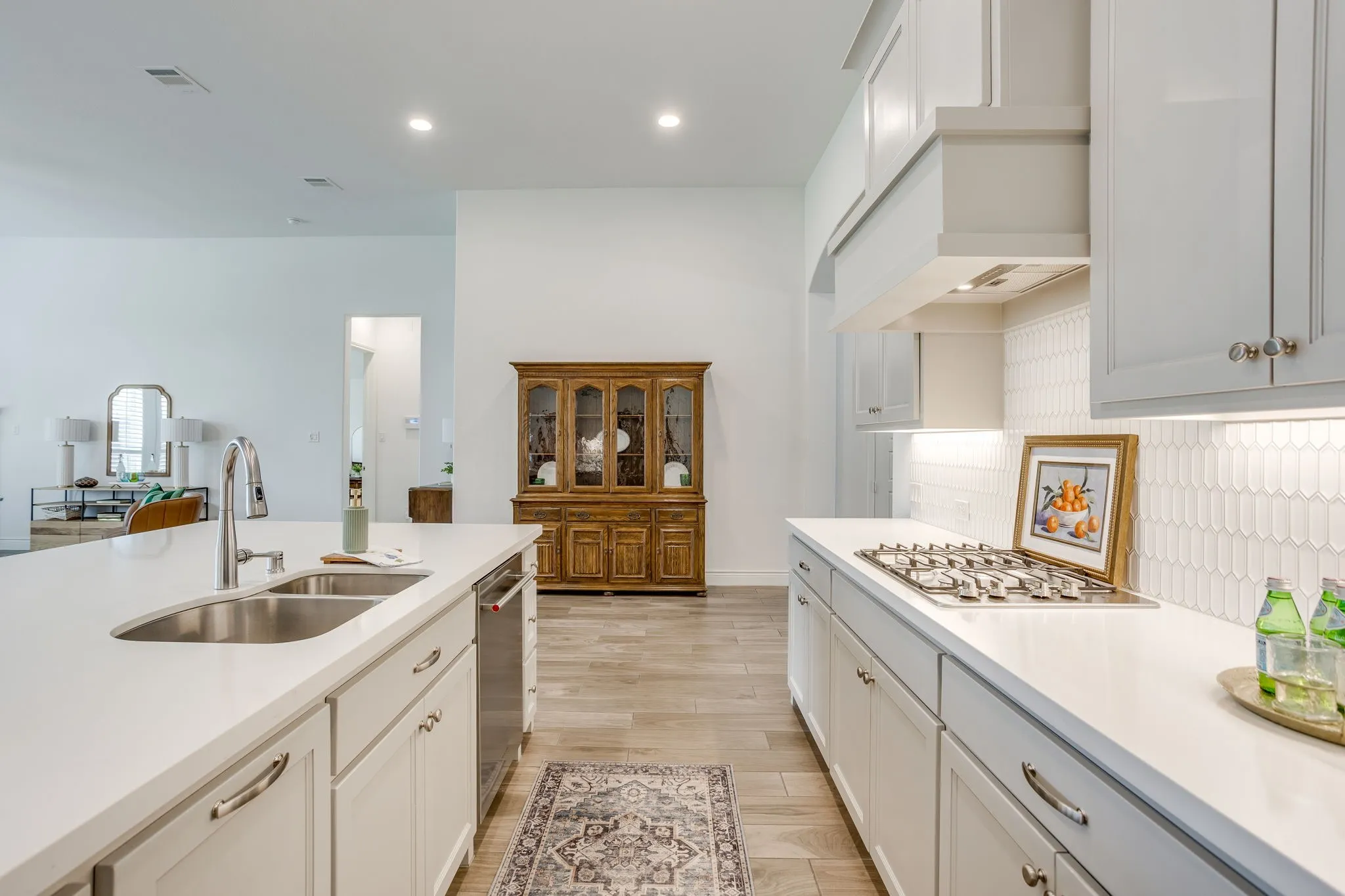 Single Family Residence For Sale in Tarrant County , 5705 Pope Creek Road, Fort Worth, Texas 76126, 4 Bedroom, 4 Bathroom, 2 Garage spaces, 2,806 Sqft, built in 2019, mls#21324310, Real Estate Agent in Fort Worth, Homes For Sale in Tarrant county, Homes For Sale in Fort Worth, Realtor in Fort Worth Texas, Real Estate Brokerage Independent Realty Texas, Luminita Cordes Realtor