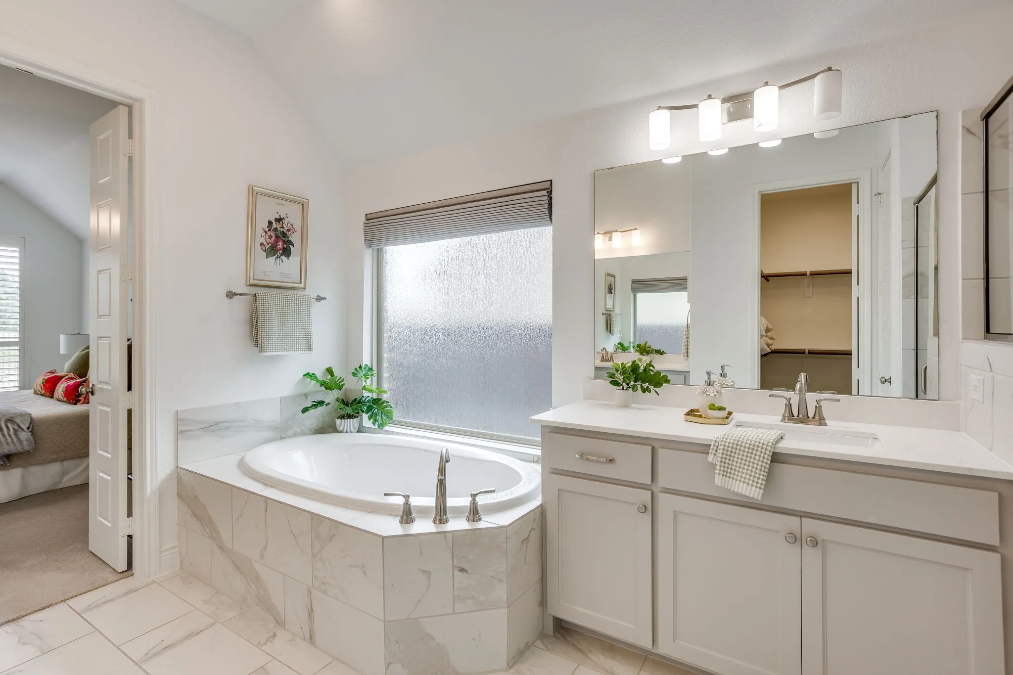 Single Family Residence For Sale in Tarrant County , 5705 Pope Creek Road, Fort Worth, Texas 76126, 4 Bedroom, 4 Bathroom, 2 Garage spaces, 2,806 Sqft, built in 2019, mls#21324310, Real Estate Agent in Fort Worth, Homes For Sale in Tarrant county, Homes For Sale in Fort Worth, Realtor in Fort Worth Texas, Real Estate Brokerage Independent Realty Texas, Luminita Cordes Realtor