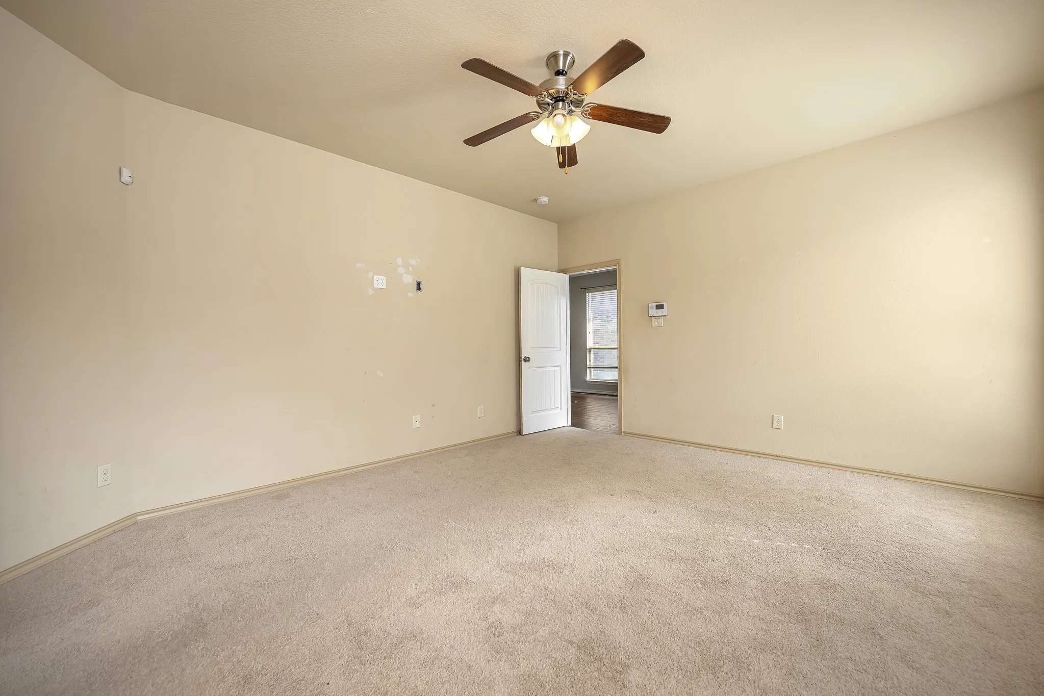 Single Family Residence For Sale in Tarrant County , 545 Wild Ivy Trail, Fort Worth, Texas 76052, 3 Bedroom, 2 Bathroom, 2 Garage spaces, 1,609 Sqft, built in 2012, mls#21329358, Real Estate Agent in Fort Worth, Homes For Sale in Tarrant county, Homes For Sale in Fort Worth, Realtor in Fort Worth Texas, Real Estate Brokerage Independent Realty Texas, Luminita Cordes Realtor