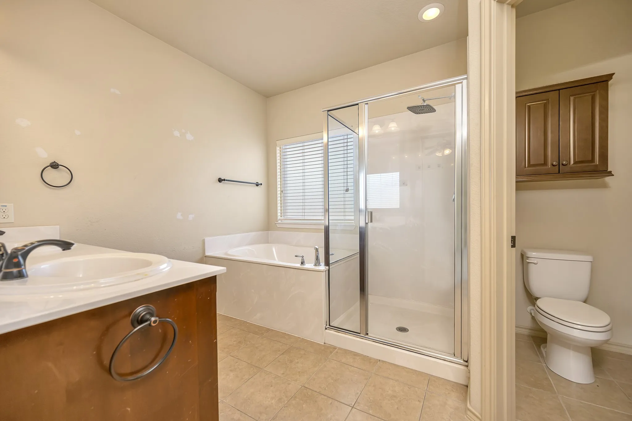 Single Family Residence For Sale in Tarrant County , 545 Wild Ivy Trail, Fort Worth, Texas 76052, 3 Bedroom, 2 Bathroom, 2 Garage spaces, 1,609 Sqft, built in 2012, mls#21329358, Real Estate Agent in Fort Worth, Homes For Sale in Tarrant county, Homes For Sale in Fort Worth, Realtor in Fort Worth Texas, Real Estate Brokerage Independent Realty Texas, Luminita Cordes Realtor