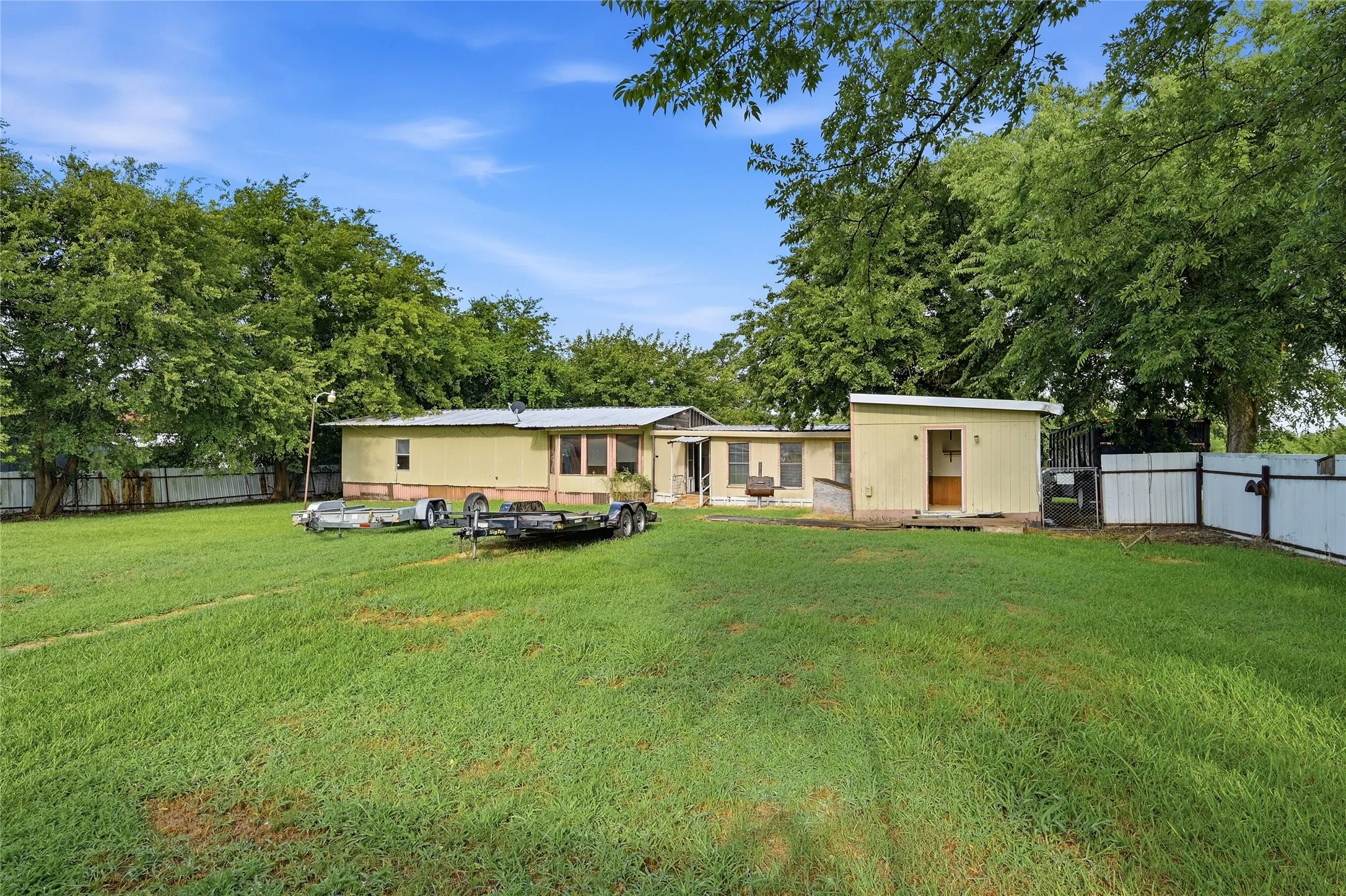 Improved Land For Sale in Grayson County , 505 Aaron Lane, Southmayd, Texas 75092, 0, 0, Garage spaces, 0 Sqft, built in 1980, mls#21330744, Real Estate Agent in Southmayd, Homes For Sale in Grayson county, Homes For Sale in Southmayd, Realtor in Southmayd Texas, Real Estate Brokerage Independent Realty Texas, Luminita Cordes Realtor