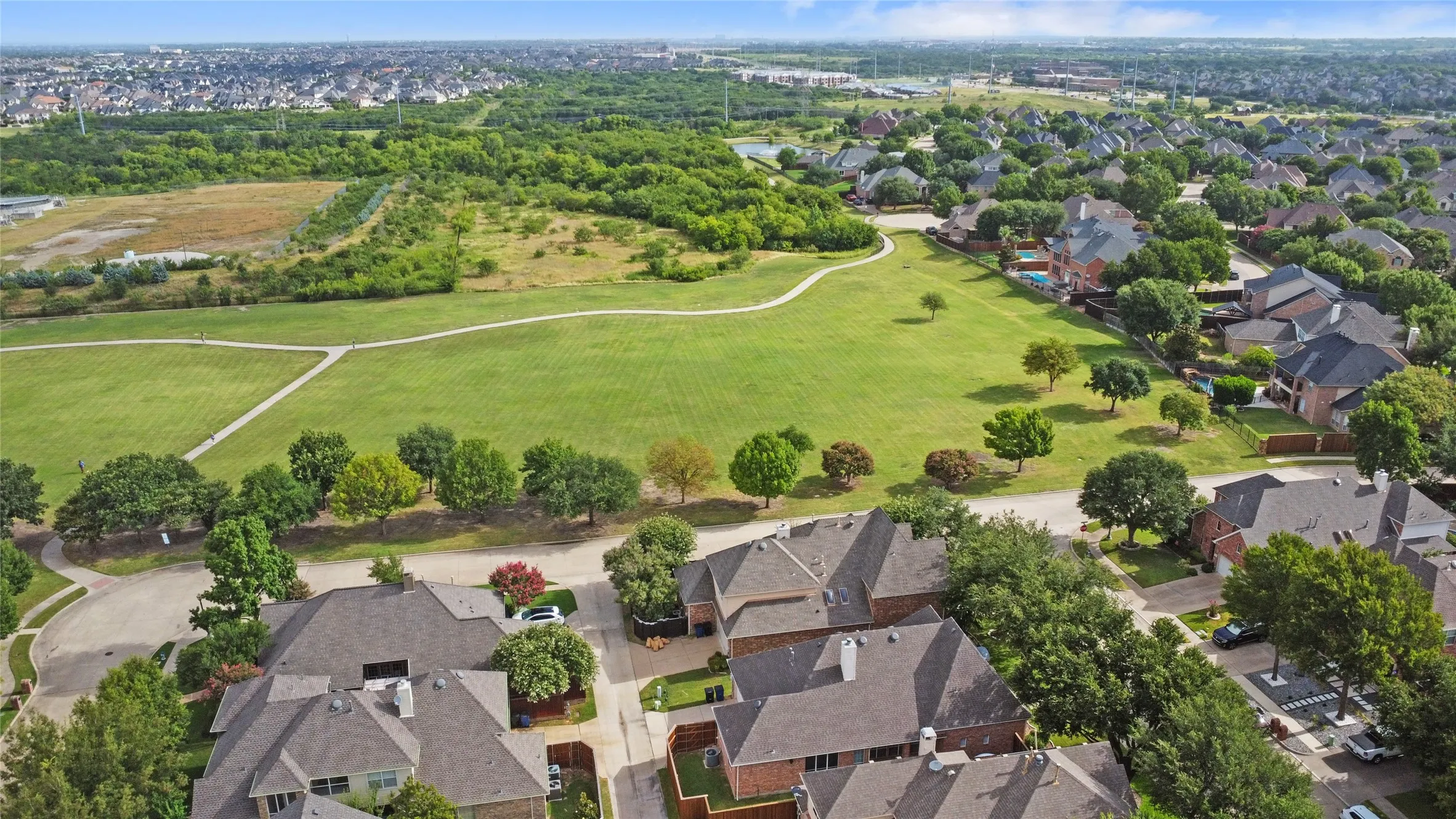 Single Family Residence For Sale in Denton County , 4671 Childress Trail, Frisco, Texas 75034, 3 Bedrooms, 3 Bathrooms, 2 Garage spaces, 2,100 Sqft, built in 2002, Price $525,000, mls#21330947, Real Estate Agent in Frisco, Homes For Sale in Denton county, Homes For Sale in Frisco, Realtor in Frisco Texas, Real Estate Brokerage Independent Realty Texas, Luminita Cordes Realtor