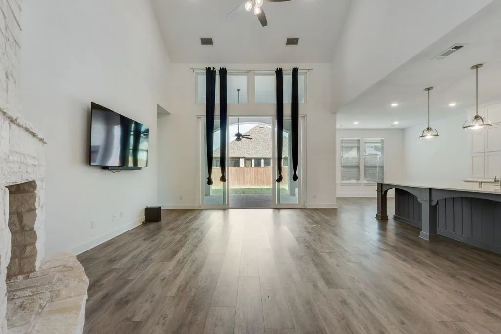 Single Family Residence For Sale in Denton County , 4600 Paintbrush Way, Aubrey, Texas 76227, 5 Bedroom, 5 Bathroom, 3 Garage spaces, 3,926 Sqft, built in 2021, mls#21330411, Real Estate Agent in Aubrey, Homes For Sale in Denton county, Homes For Sale in Aubrey, Realtor in Aubrey Texas, Real Estate Brokerage Independent Realty Texas, Luminita Cordes Realtor