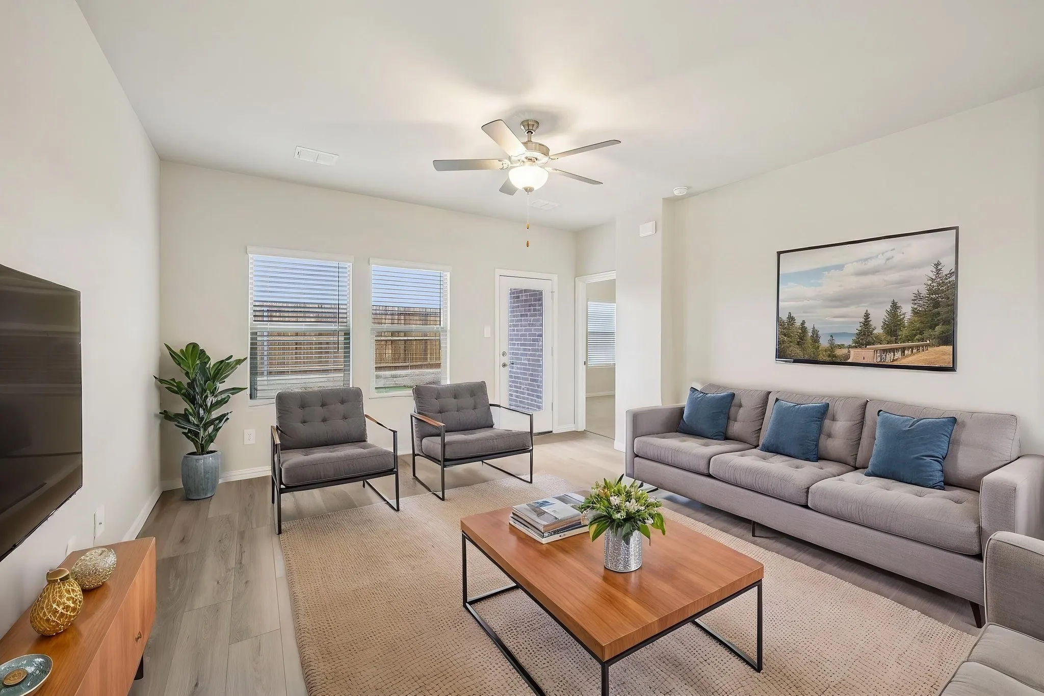 Photo is not of the actual home, but is an inspirational photo of builder’s model home and may depict options, furnishings, and/or decorator features that are not included.
