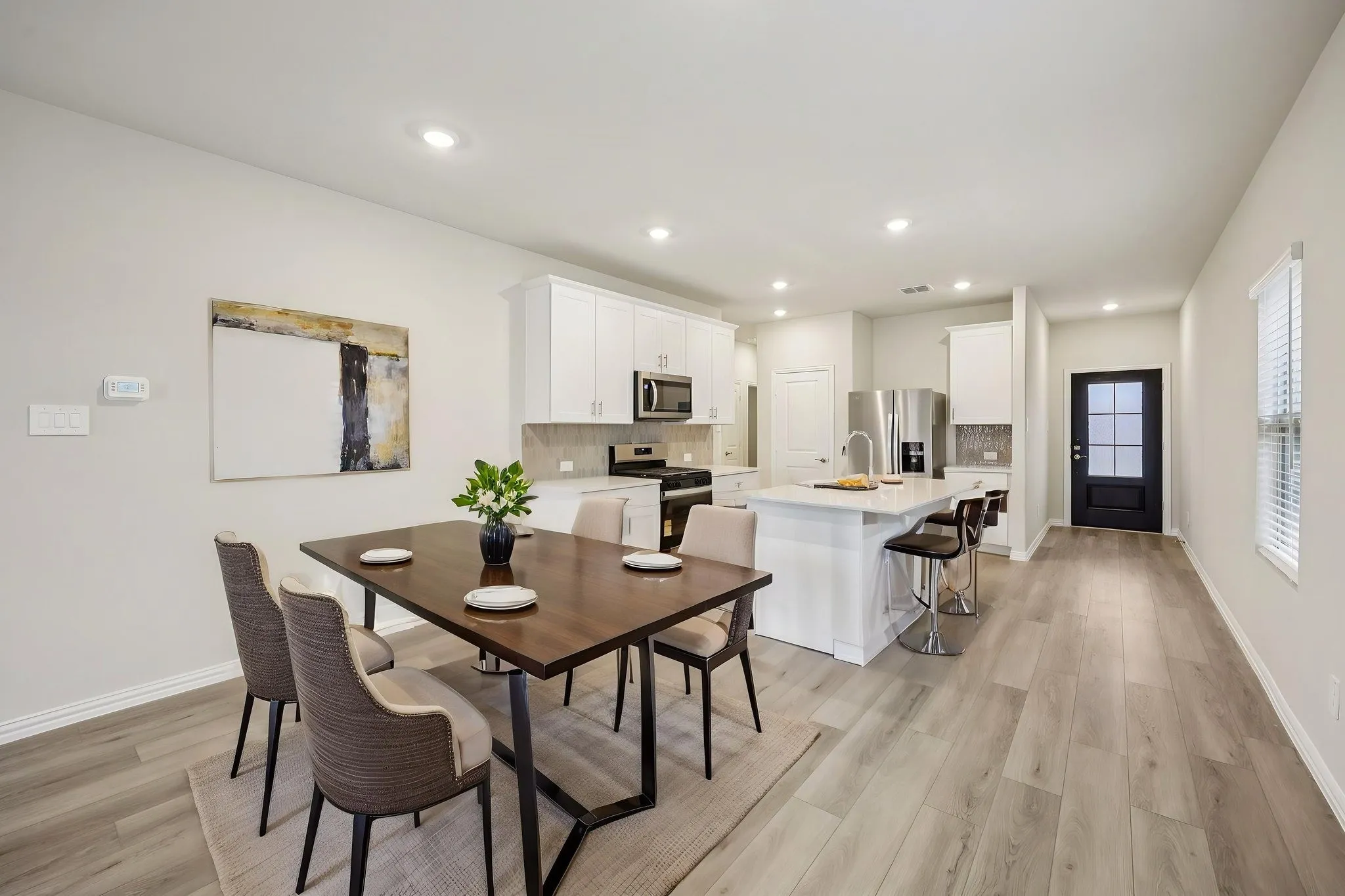  Photo is not of the actual home, but is an inspirational photo of builder’s model home and may depict options, furnishings, and/or decorator features that are not included.
