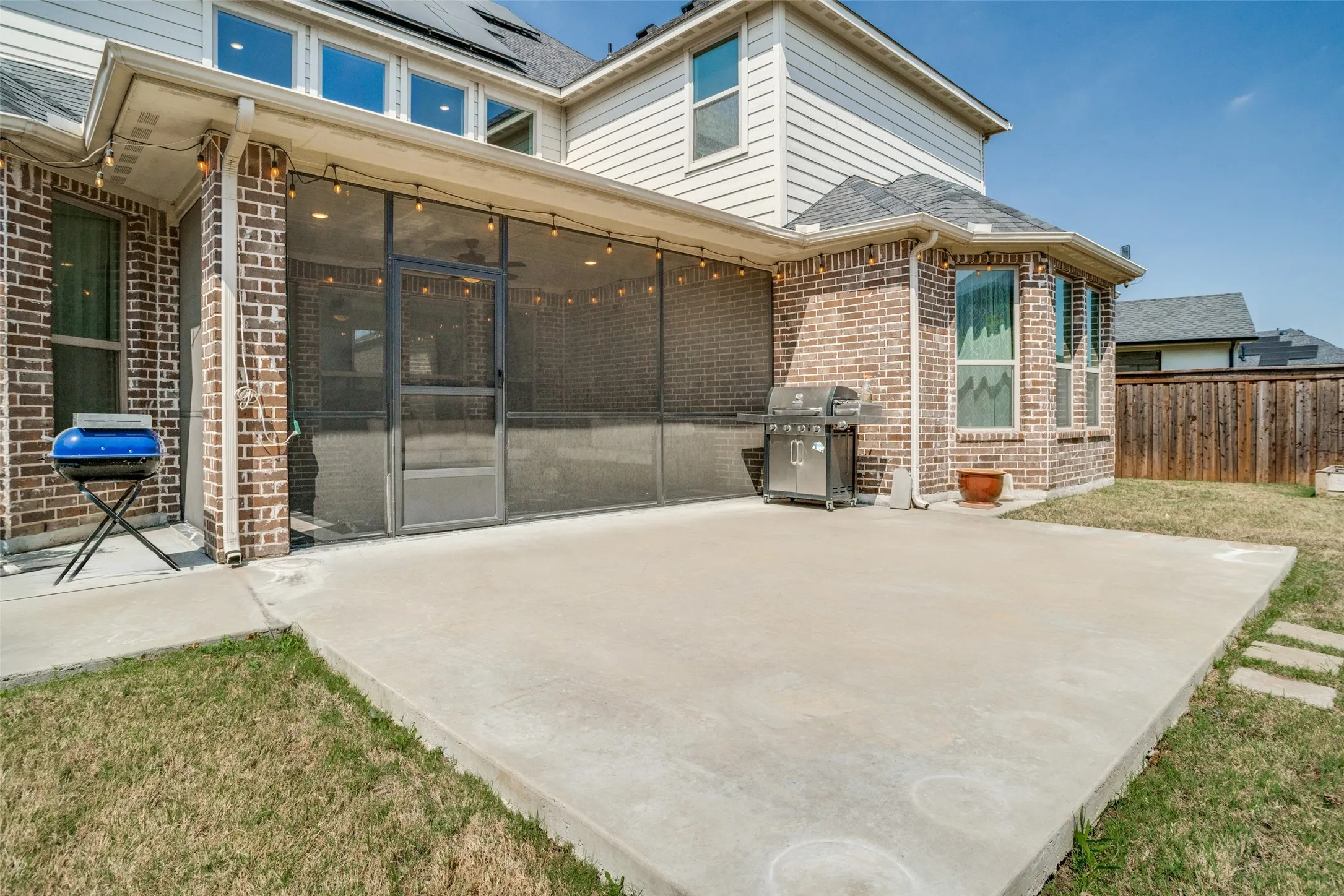 Single Family Residence For Sale in Denton County , 16380 Radstock Road, Frisco, Texas 75033, 5 Bedroom, 4 Bathroom, 3 Garage spaces, 4,191 Sqft, built in 2018, mls#21330320, Real Estate Agent in Frisco, Homes For Sale in Denton county, Homes For Sale in Frisco, Realtor in Frisco Texas, Real Estate Brokerage Independent Realty Texas, Luminita Cordes Realtor