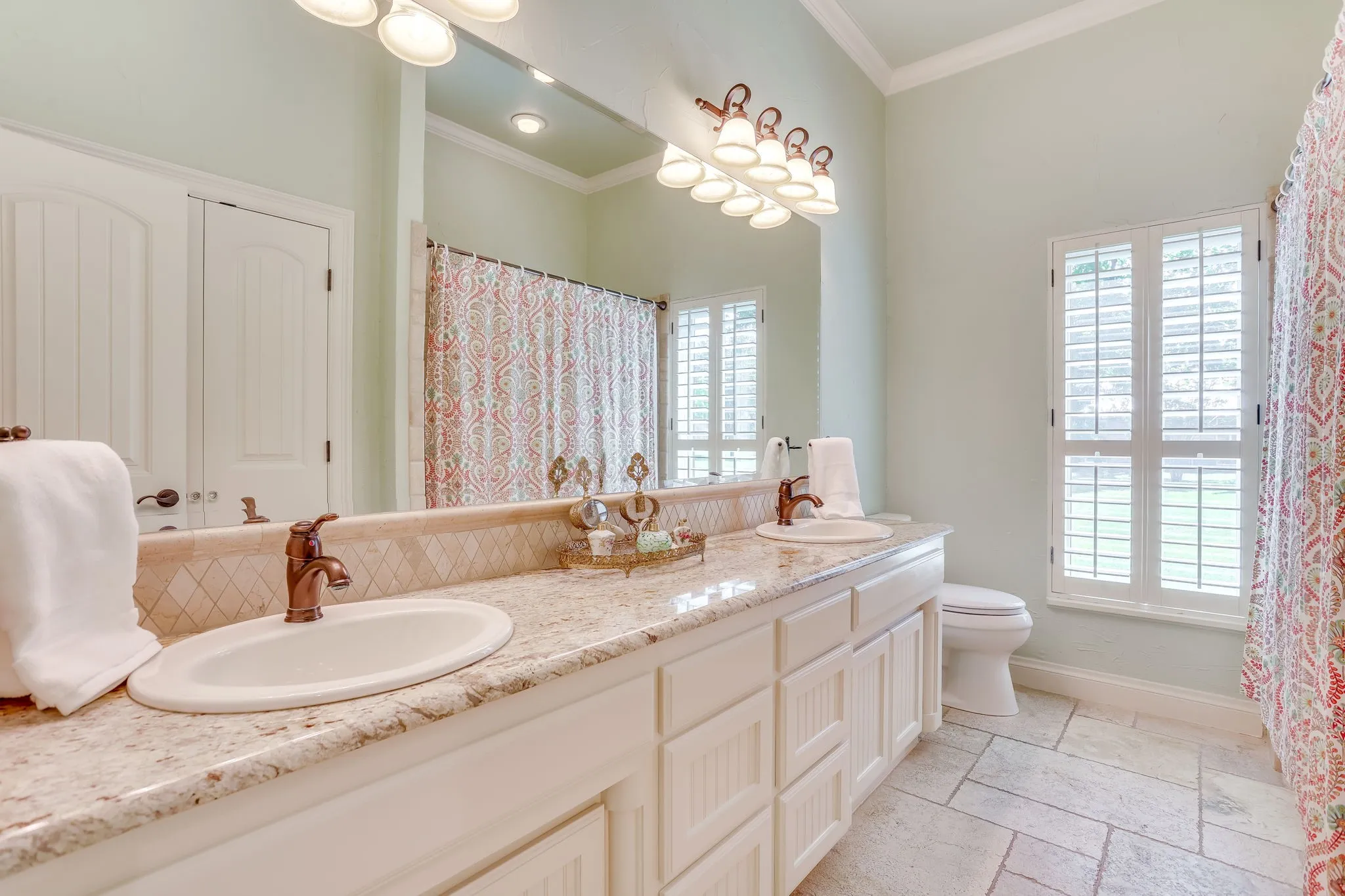 Single Family Residence For Sale in Parker County , 4600 E Bankhead Highway, Hudson Oaks, Texas 76087, 5 Bedroom, 6 Bathroom, 5 Garage spaces, 4,003 Sqft, built in 1986, mls#21330702, Real Estate Agent in Hudson Oaks, Homes For Sale in Parker county, Homes For Sale in Hudson Oaks, Realtor in Hudson Oaks Texas, Real Estate Brokerage Independent Realty Texas, Luminita Cordes Realtor